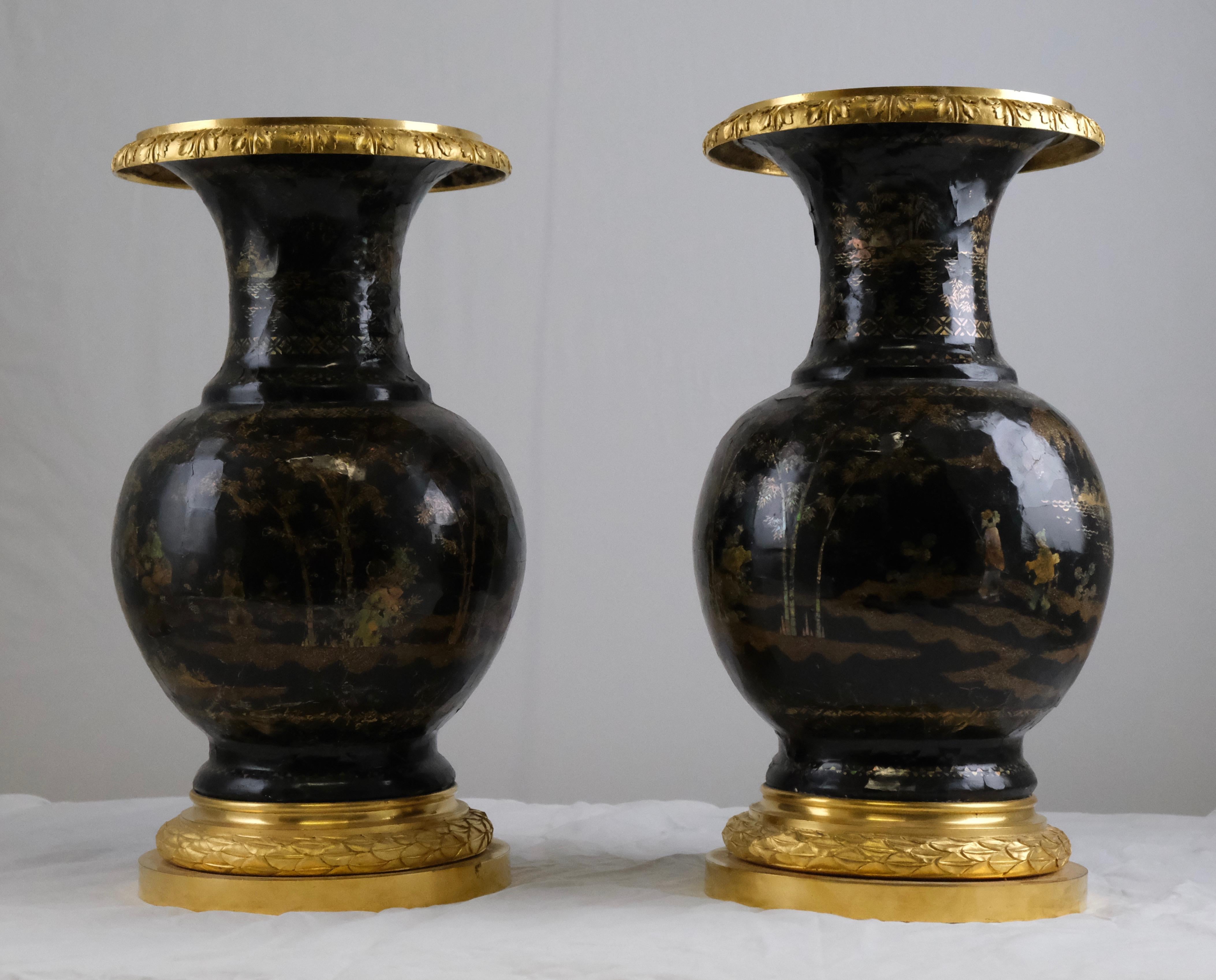 Pair of Chinese Lacquer Urns Mounted with Gilt Bronzes, 19th Century 6