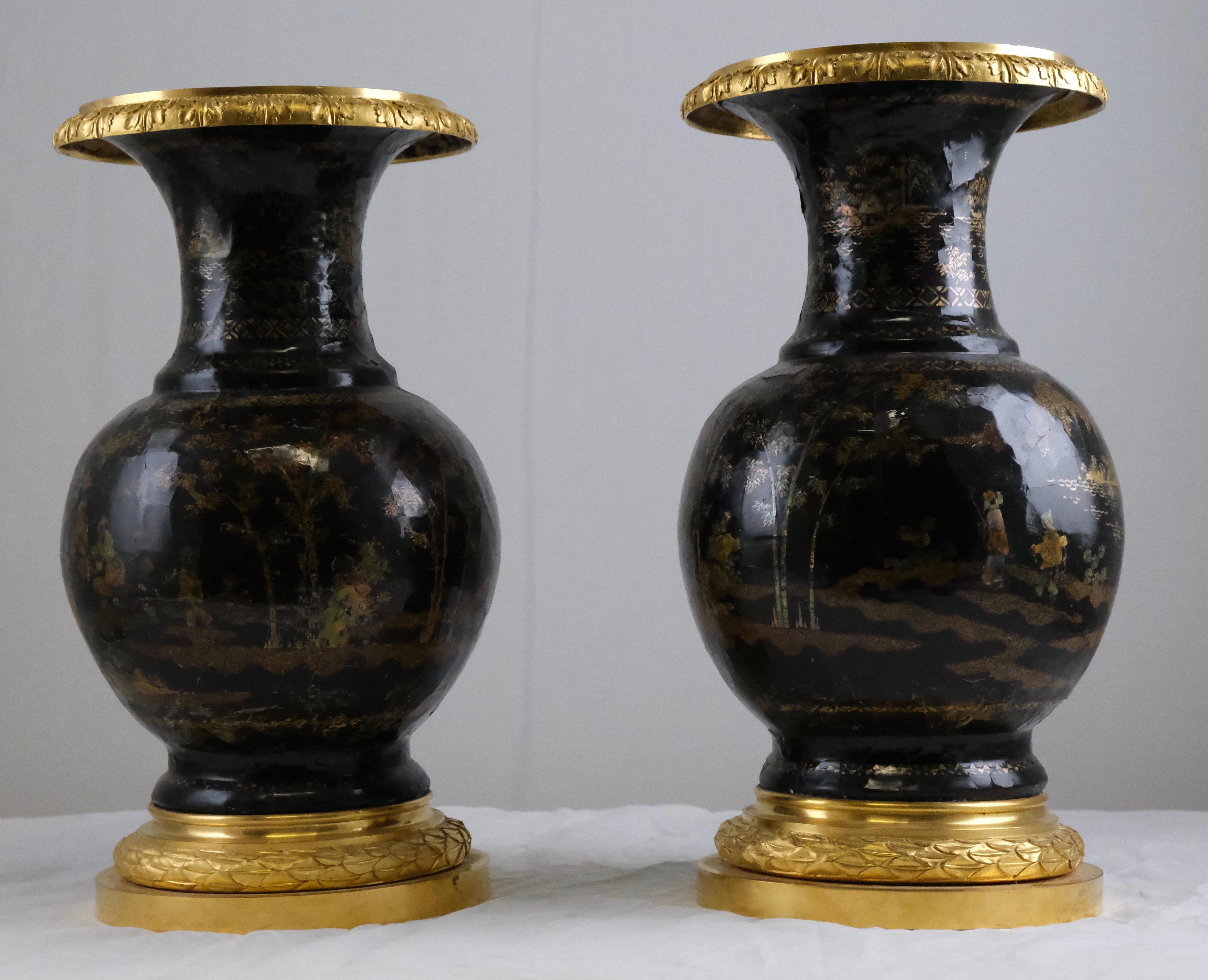 Pair of Chinese Lacquer Urns Mounted with Gilt Bronzes, 19th Century 7