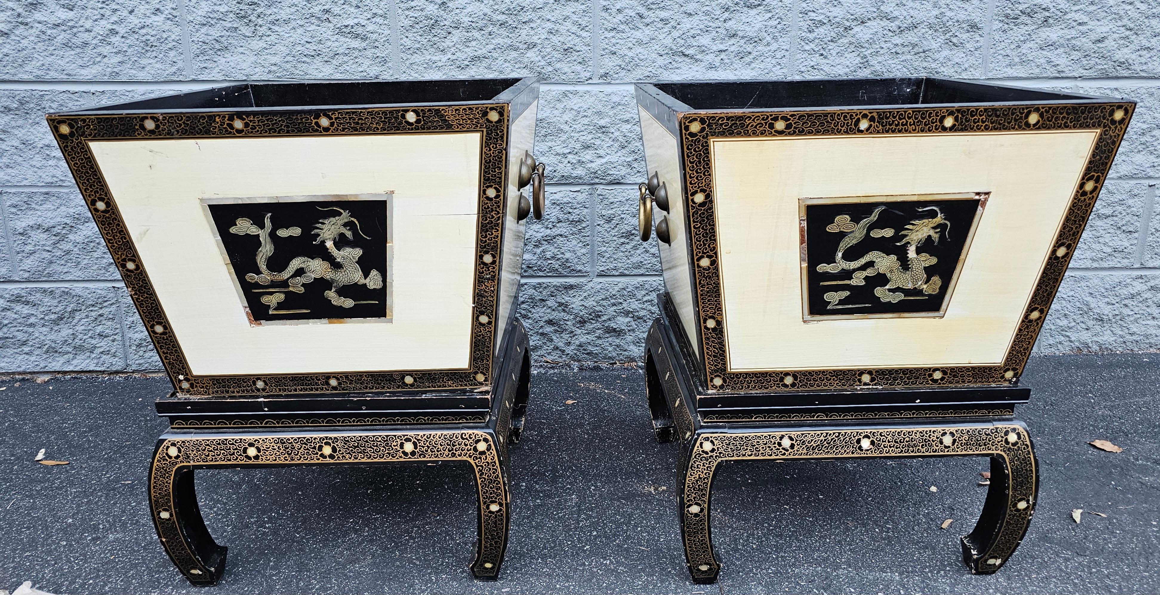 Pair Of Chinese Lacquered And Dragon Decorated Jardinières On Stands For Sale 5