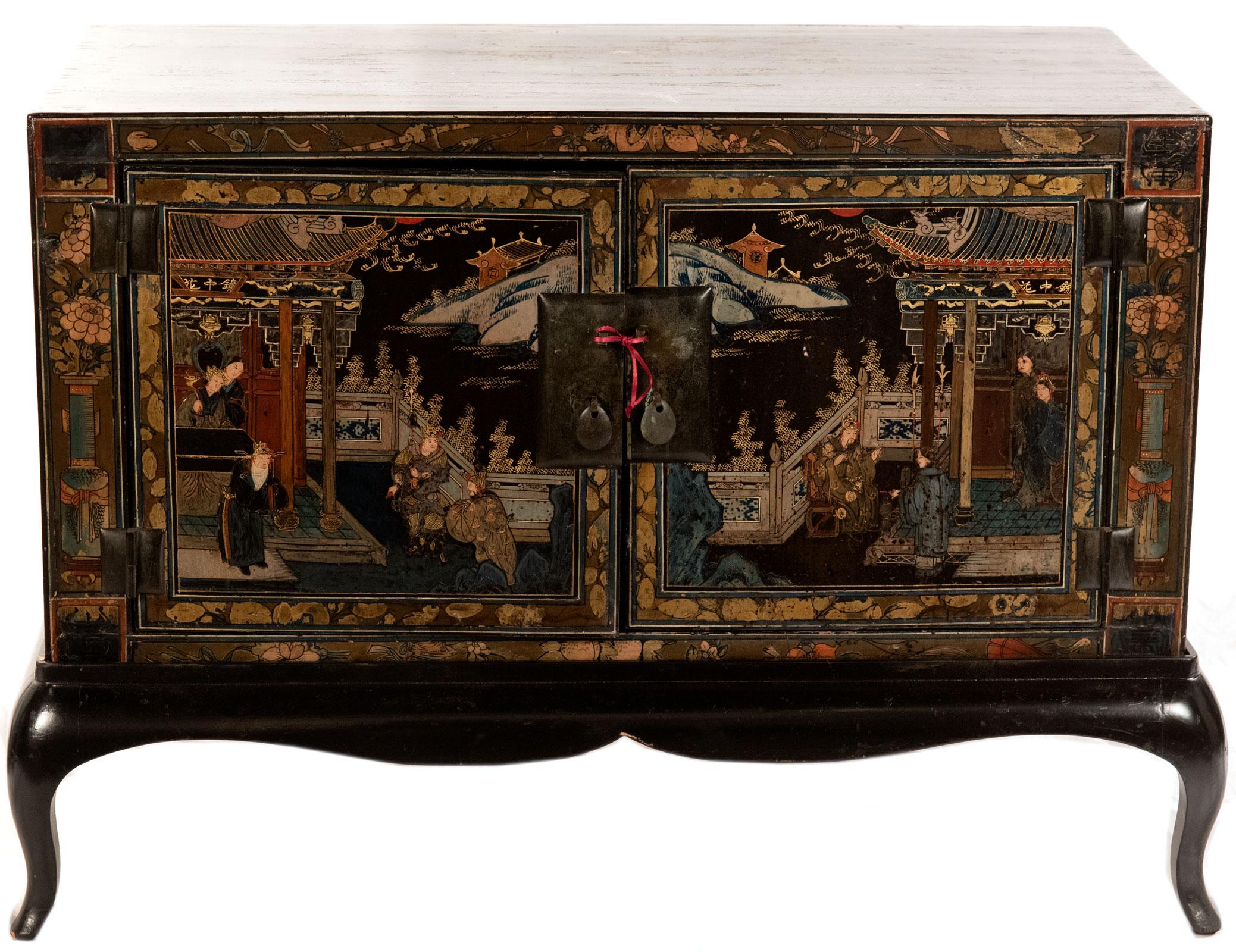 20th Century Pair of Chinese Lacquered Side Table Cabinets