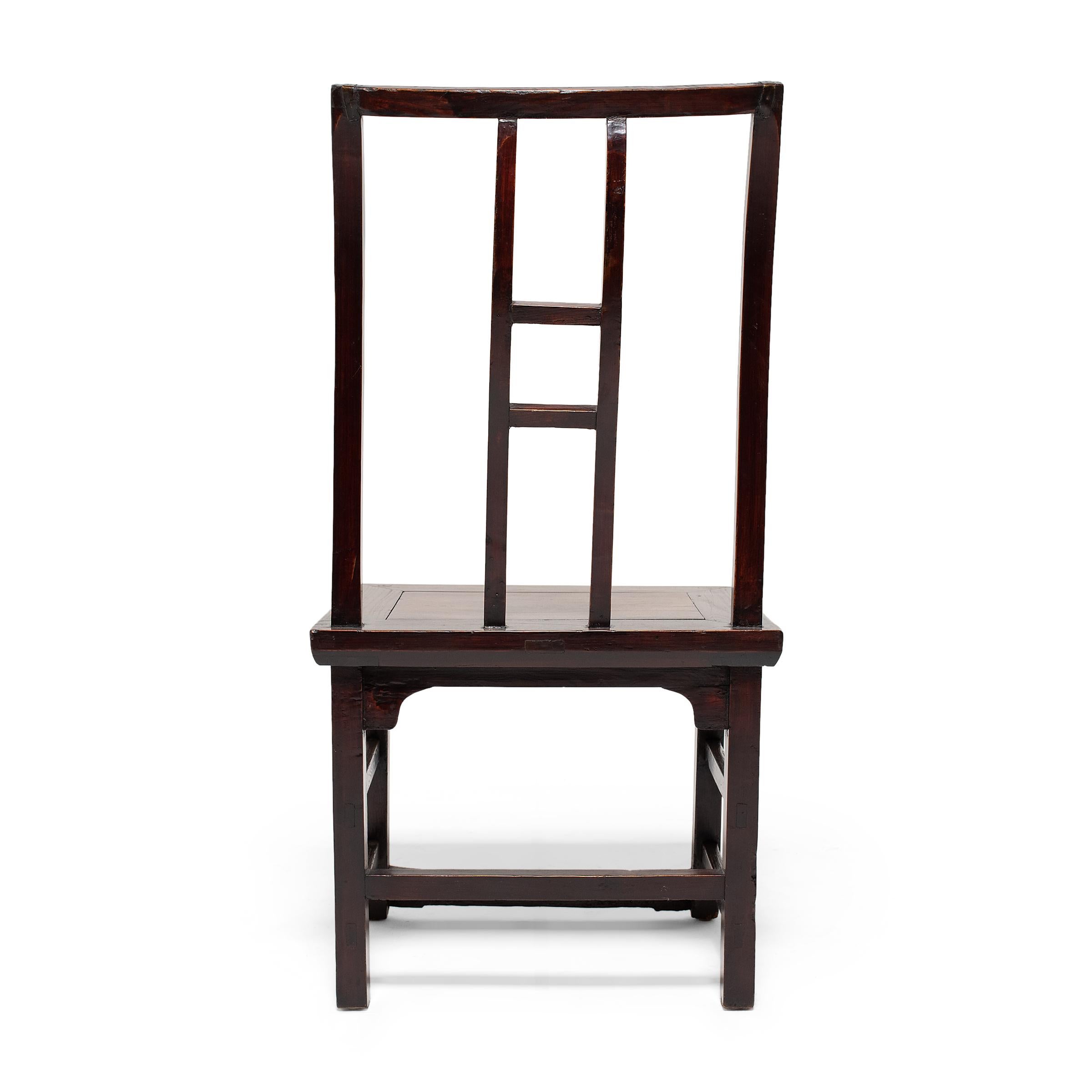Chinois Paire de chaises chinoises à haut dossier laqué, vers 1850 en vente