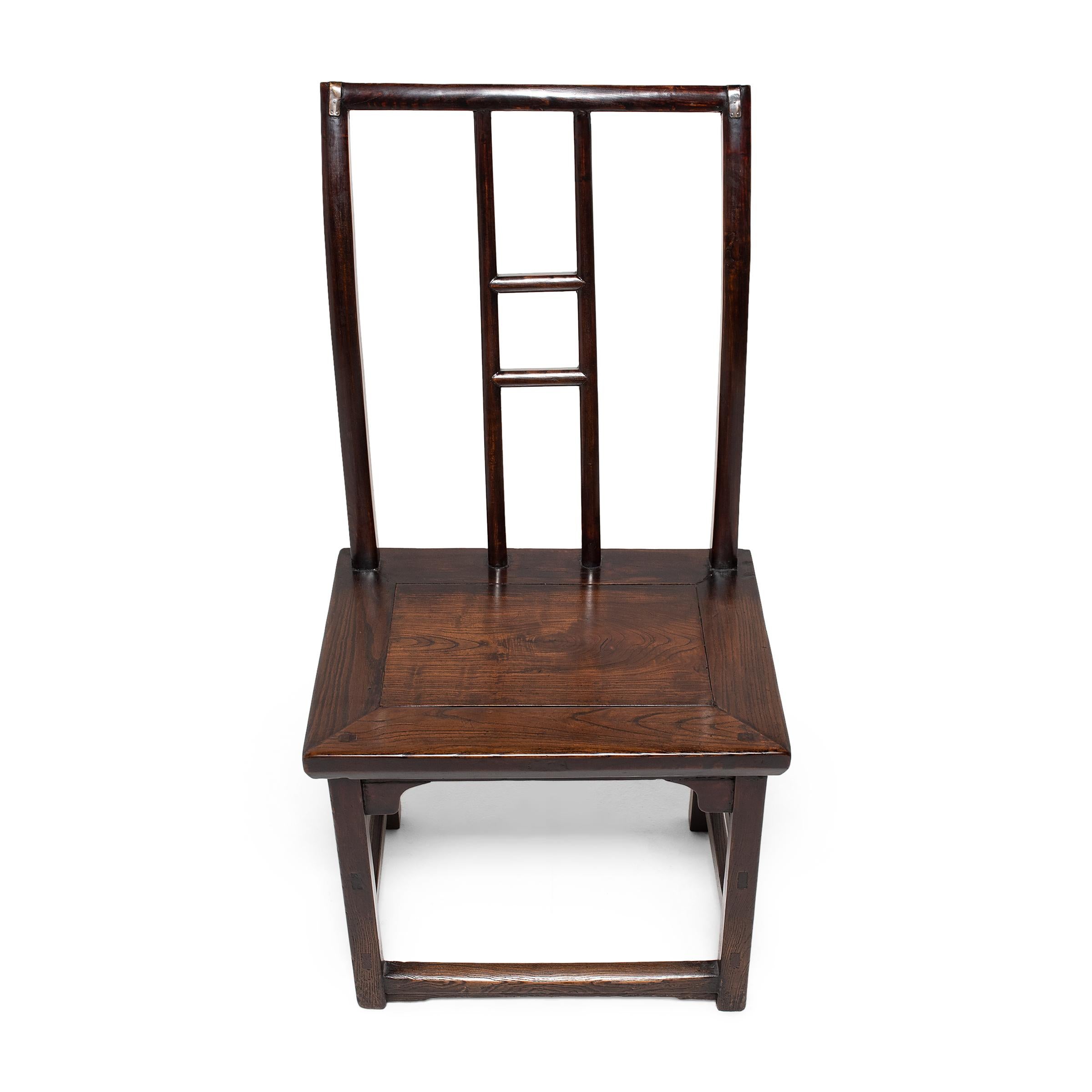 Paire de chaises chinoises à haut dossier laqué, vers 1850 Bon état - En vente à Chicago, IL