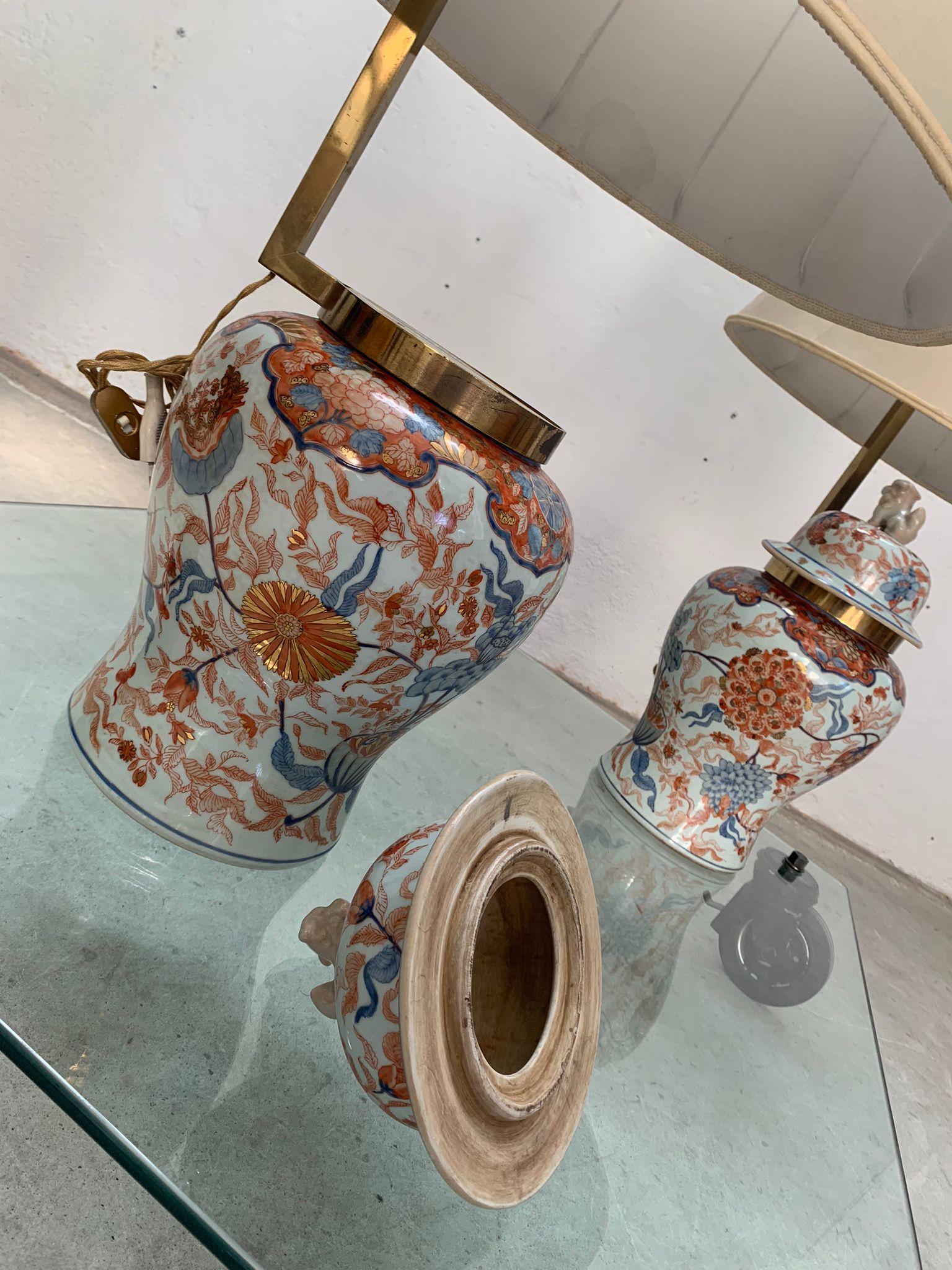 Pair of Chinese lamps with silk lampshades, 1960s For Sale 11