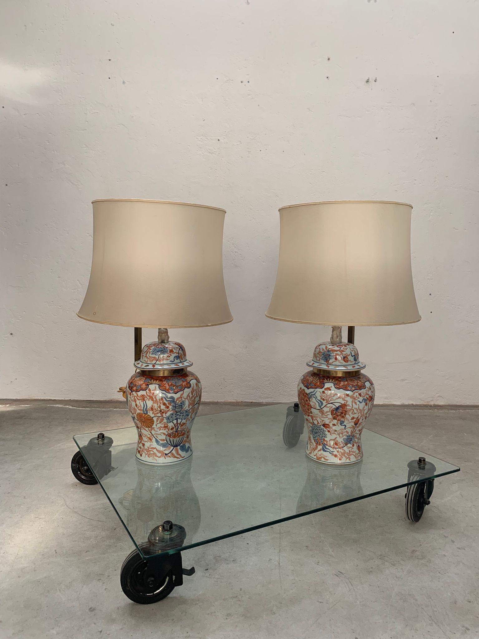 Pair of Chinese lamps with silk lampshades, 1960s For Sale 13