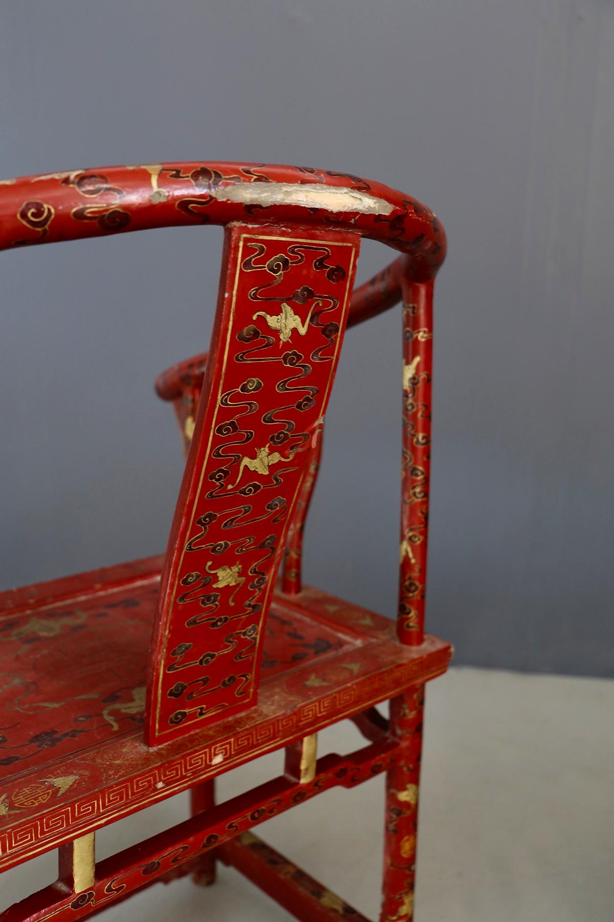 Pair of Chinese Chair in Lacquered Red Wood and Gold of 18th Century For Sale 5