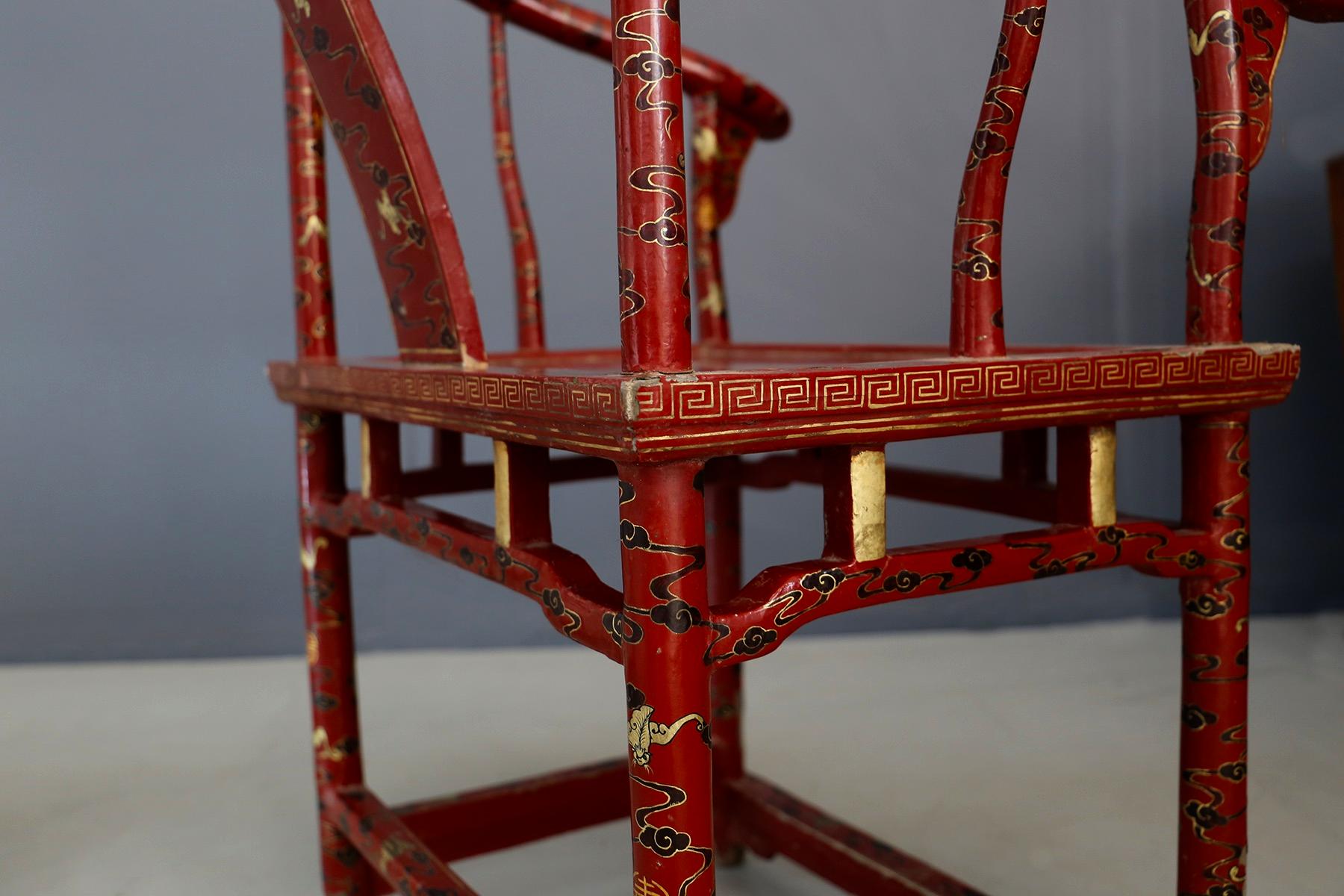 Pair of Chinese Chair in Lacquered Red Wood and Gold of 18th Century For Sale 9