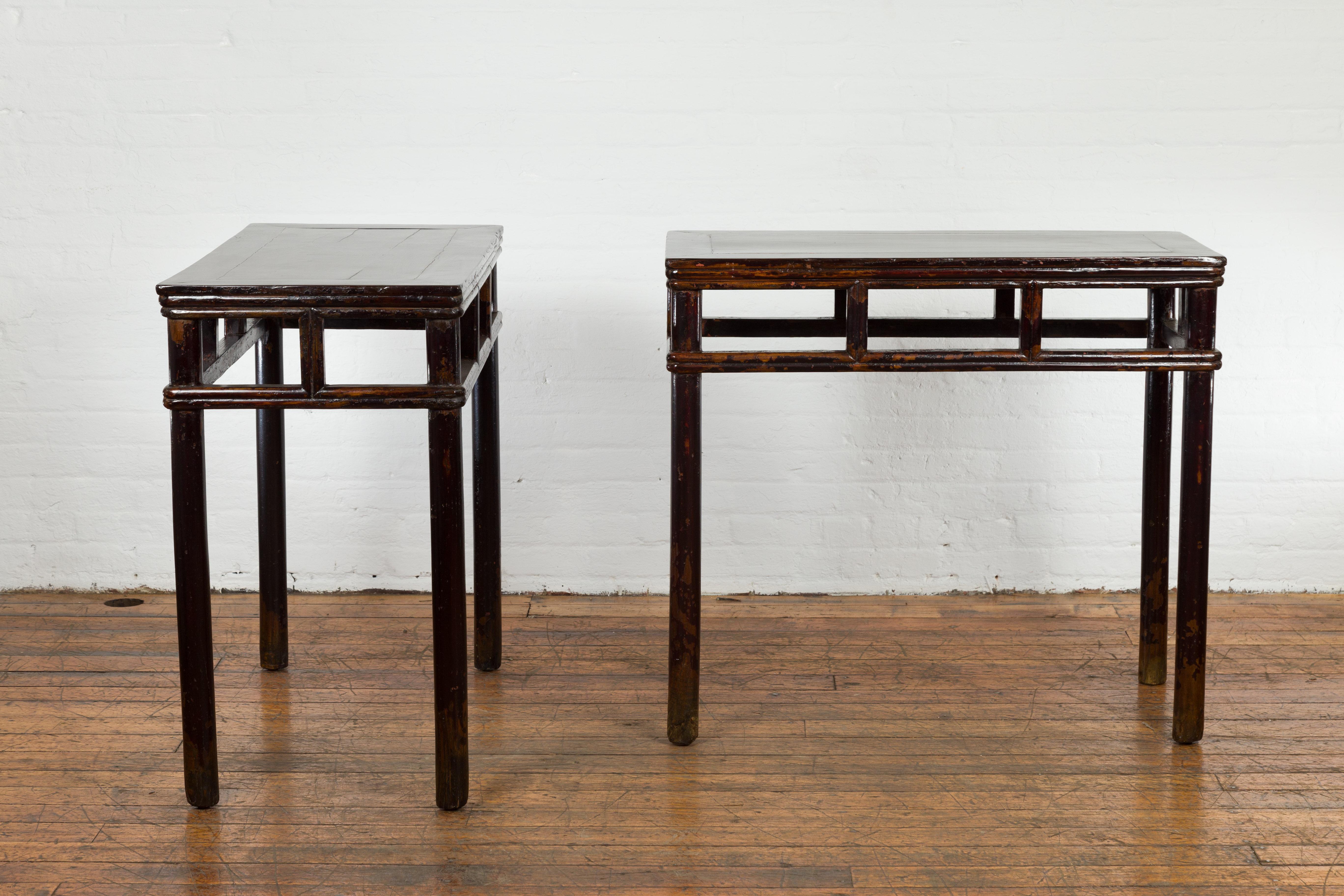 Pair of Chinese Late Qing Dynasty Wine Console Tables with Black Brown Lacquer For Sale 4