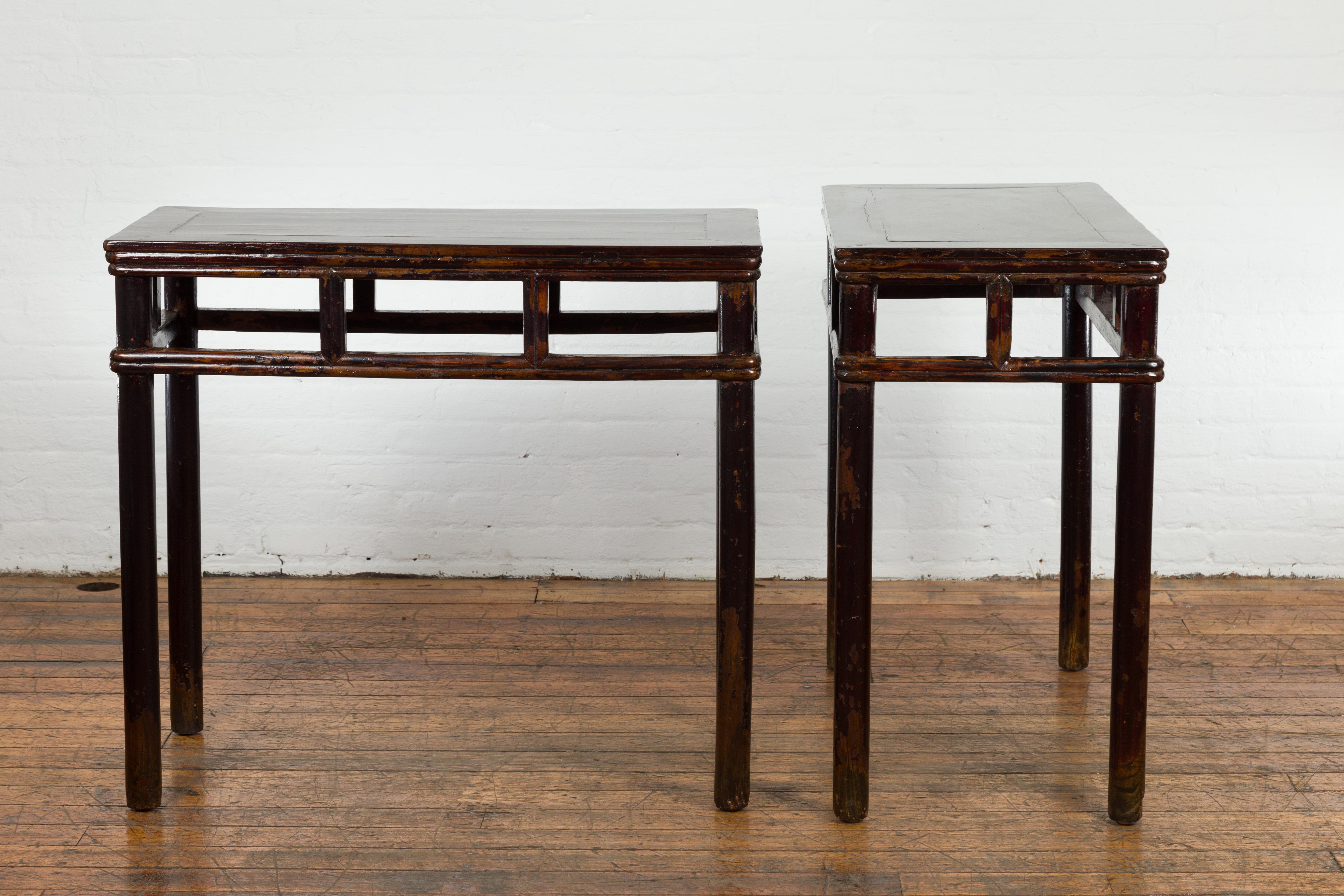 Pair of Chinese Late Qing Dynasty Wine Console Tables with Black Brown Lacquer For Sale 5