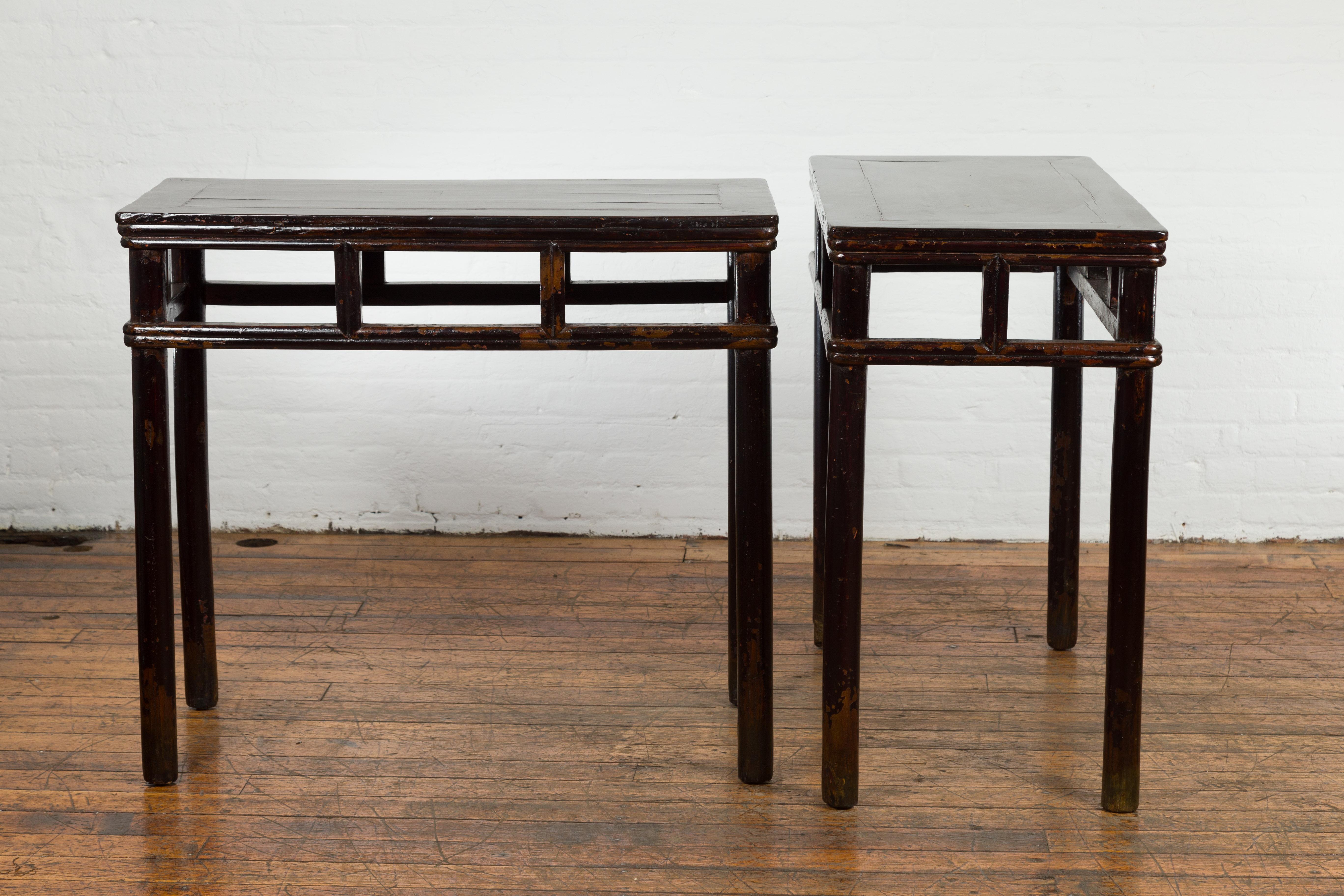 Pair of Chinese Late Qing Dynasty Wine Console Tables with Black Brown Lacquer For Sale 7