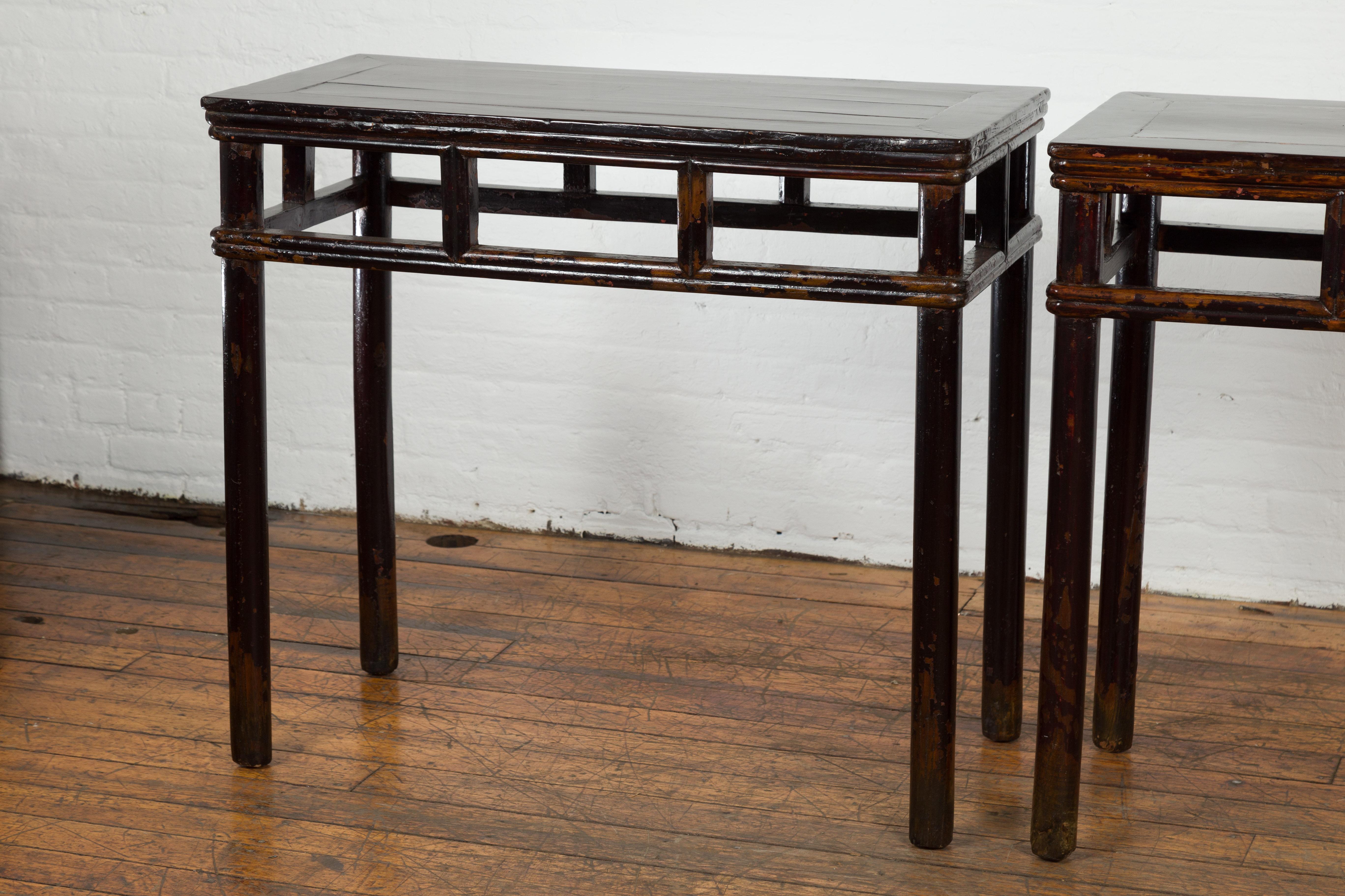 Carved Pair of Chinese Late Qing Dynasty Wine Console Tables with Black Brown Lacquer For Sale