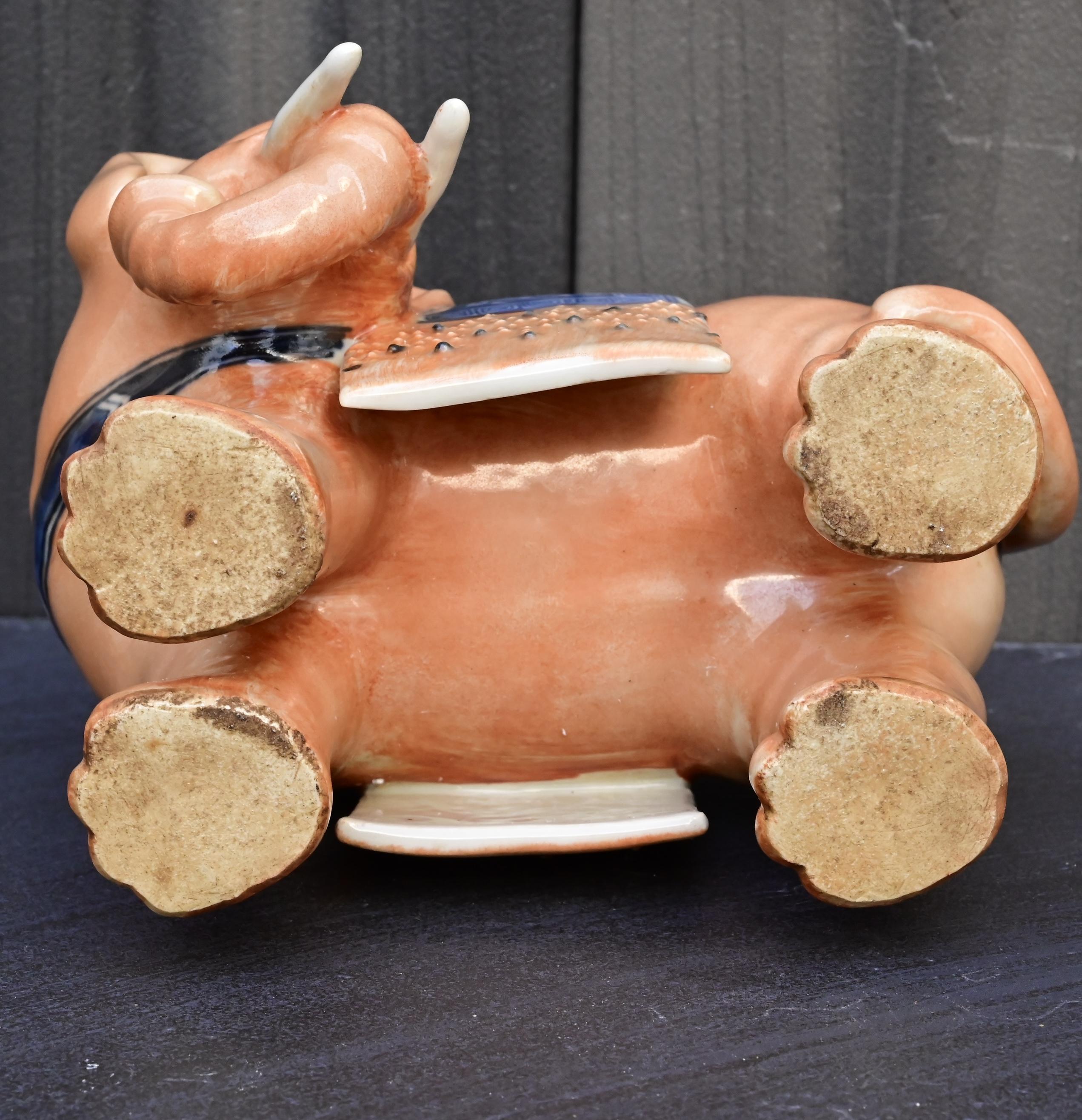 Paire d'éléphants en porcelaine de Chine de la fin de la période Qing / République en vente 7