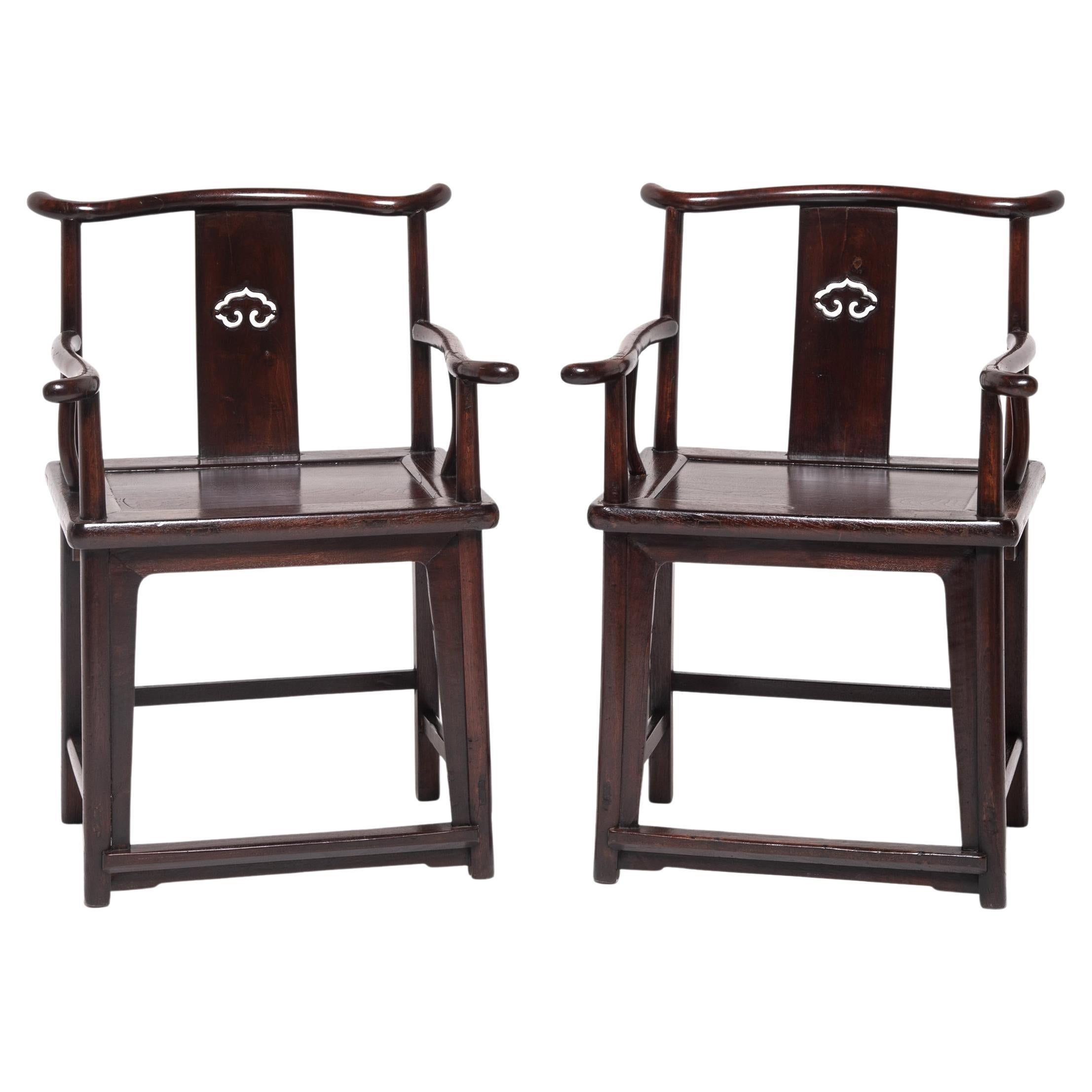 Paire de chaises d'officiers chinois à dossier bas, vers 1850 en vente