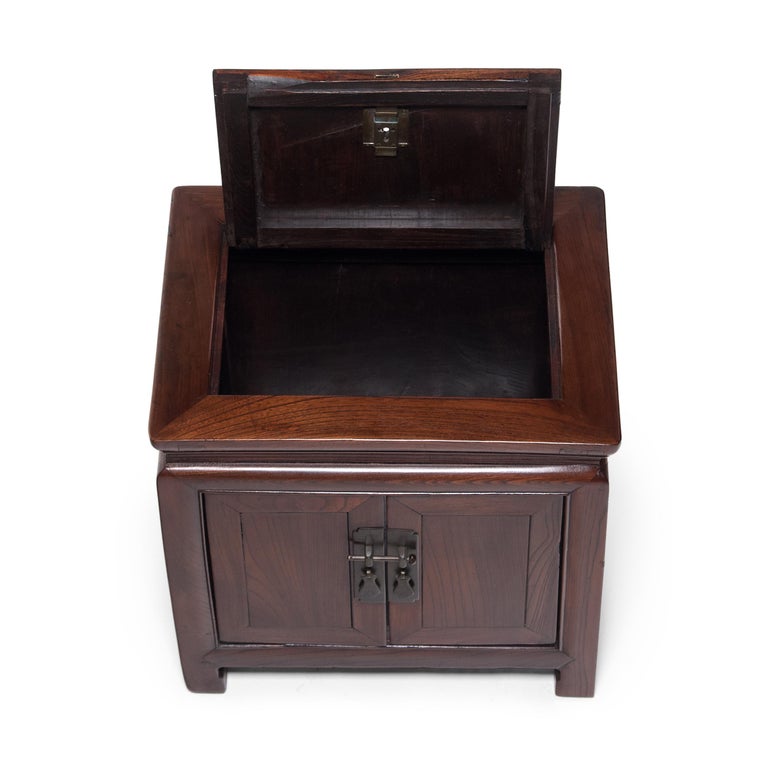Pair of Chinese Low Banker's Chests, c. 1900 For Sale 1