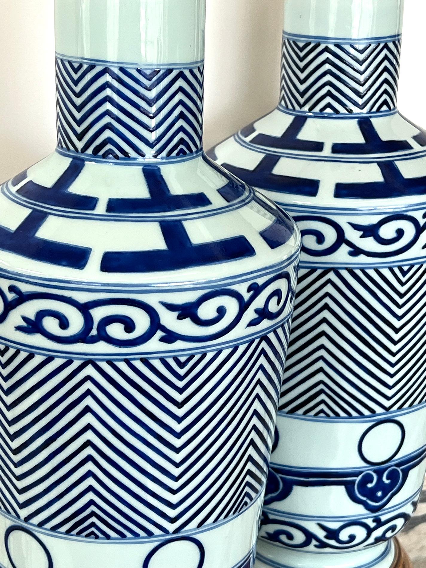 Late 20th Century Pair of Chinese Mallet-shaped Blue and White Decorated Porcelain Lamps