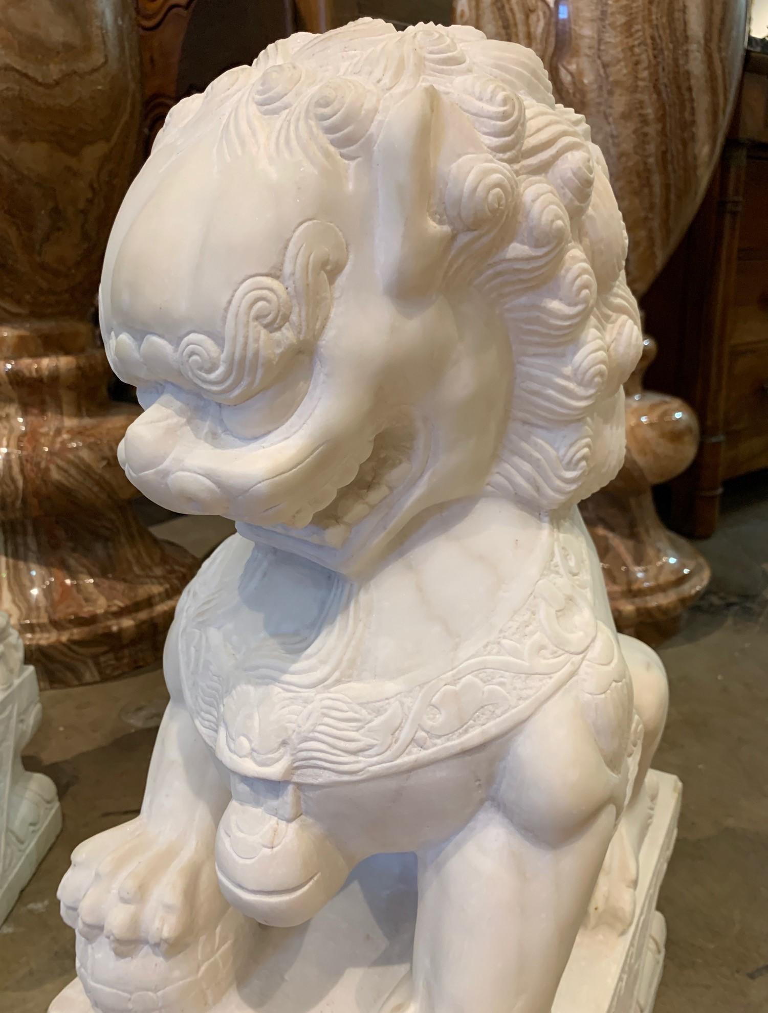 Pair of Chinese Marble Foo Dogs In Good Condition For Sale In Dallas, TX