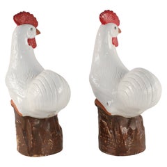 Paire de poules chinoises en porcelaine blanche du milieu du siècle dernier