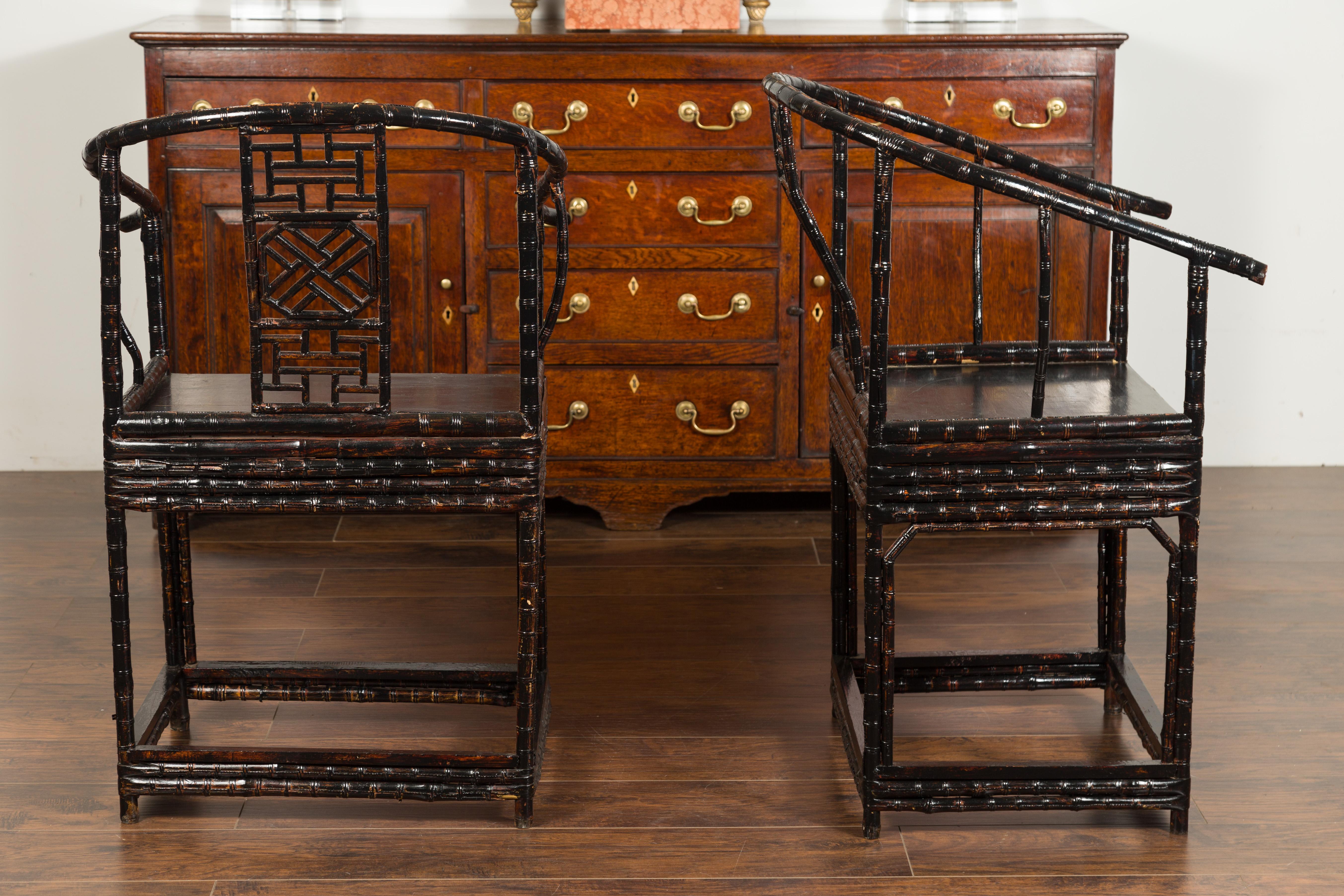20th Century Pair of Chinese Ming Dynasty Style 1920s Horseshoe Back Bamboo Armchairs For Sale
