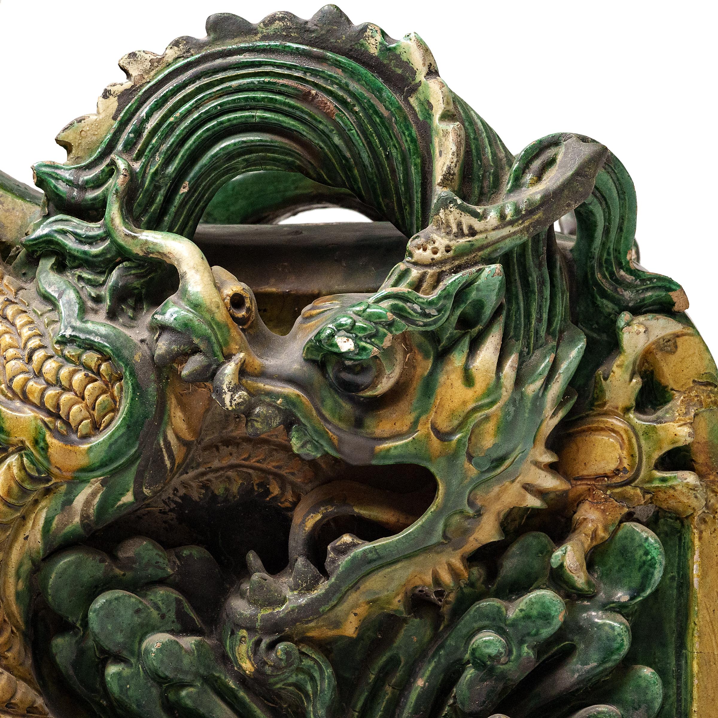 Pareja de tejas chinas Ming Sancai Chiwen, c. 1650 en venta 4