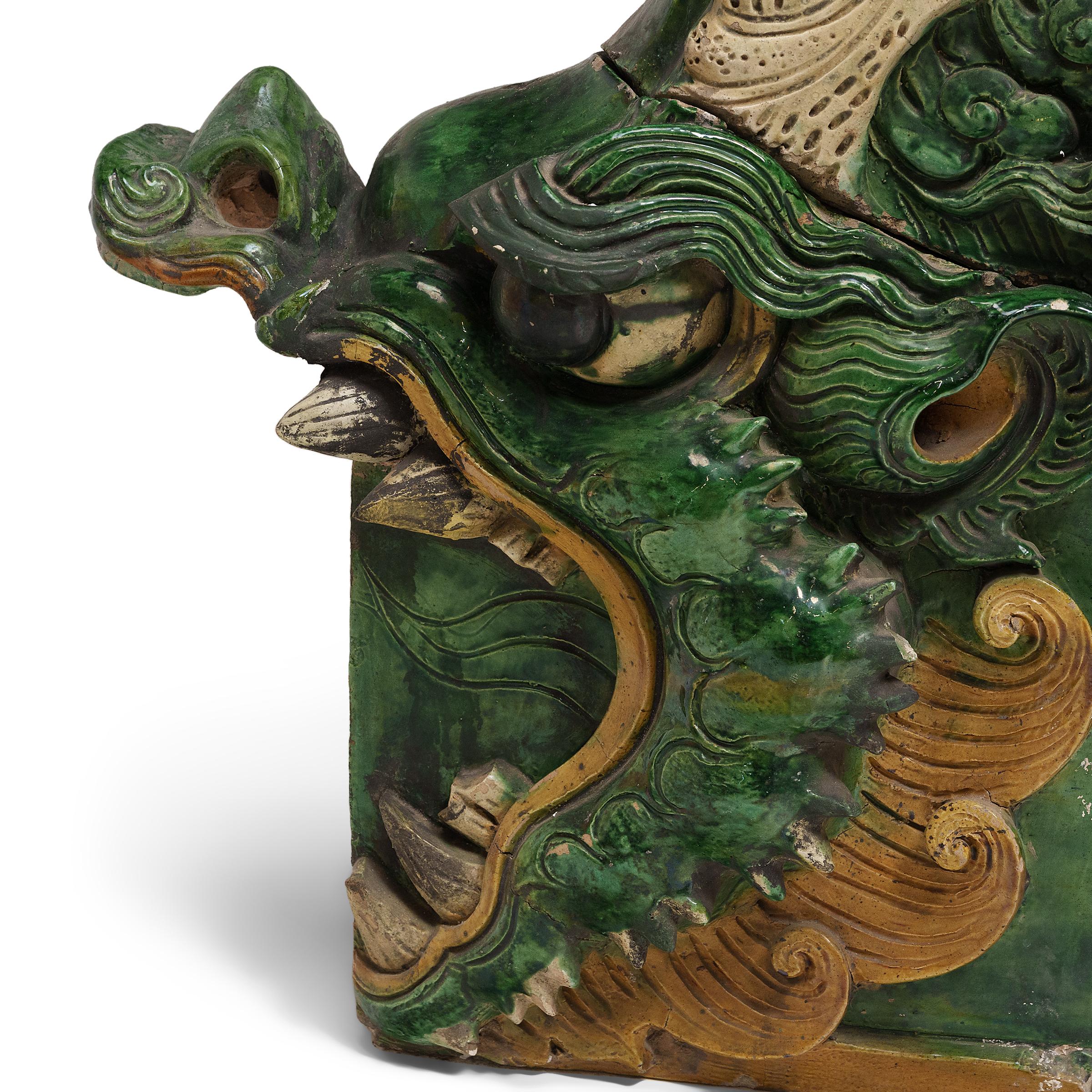 Pareja de tejas chinas Ming Sancai Chiwen, c. 1650 en Bueno estado para la venta en Chicago, IL
