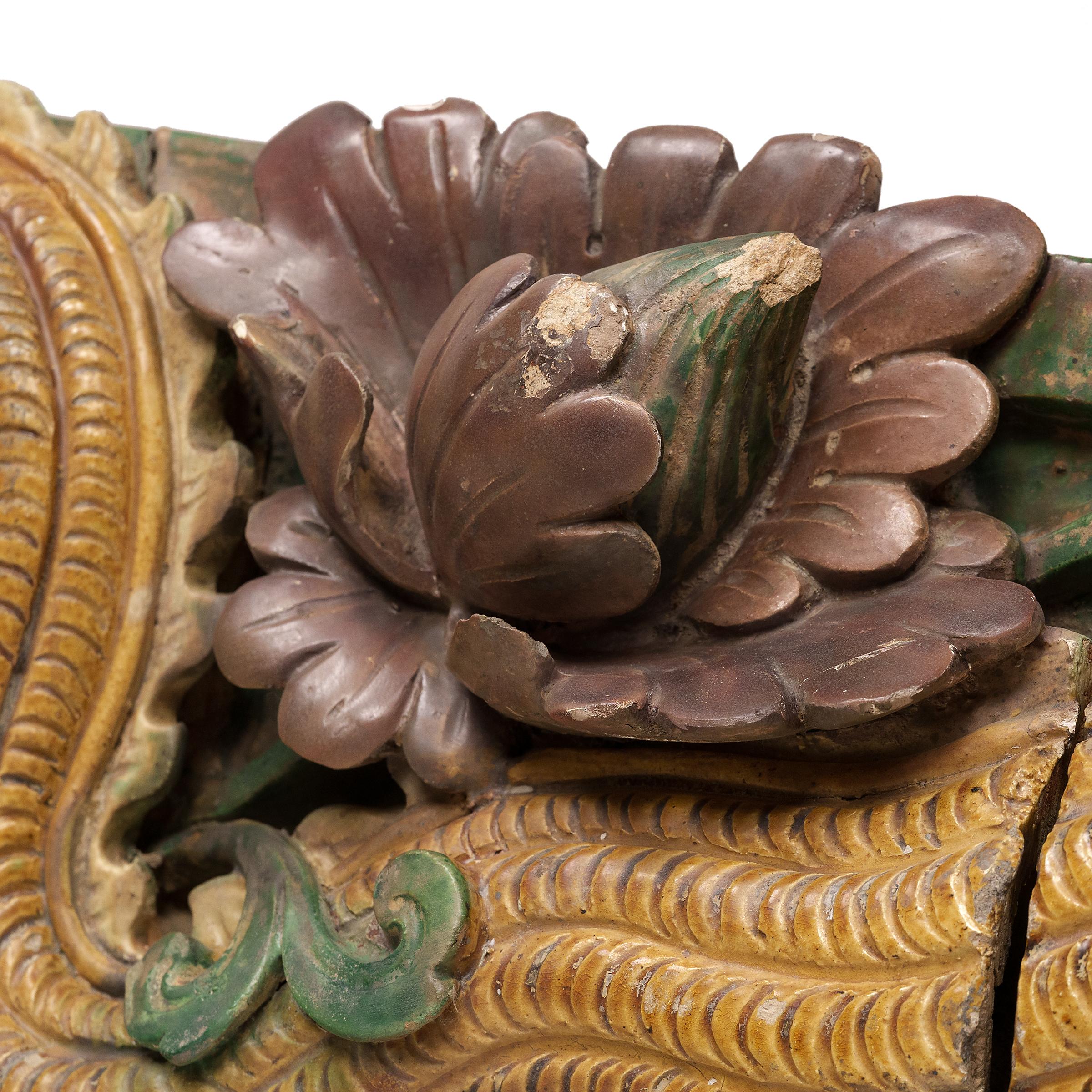 Paire de tuiles de toit chinoises Ming Sancai à dragon, c. 1650 en vente 3