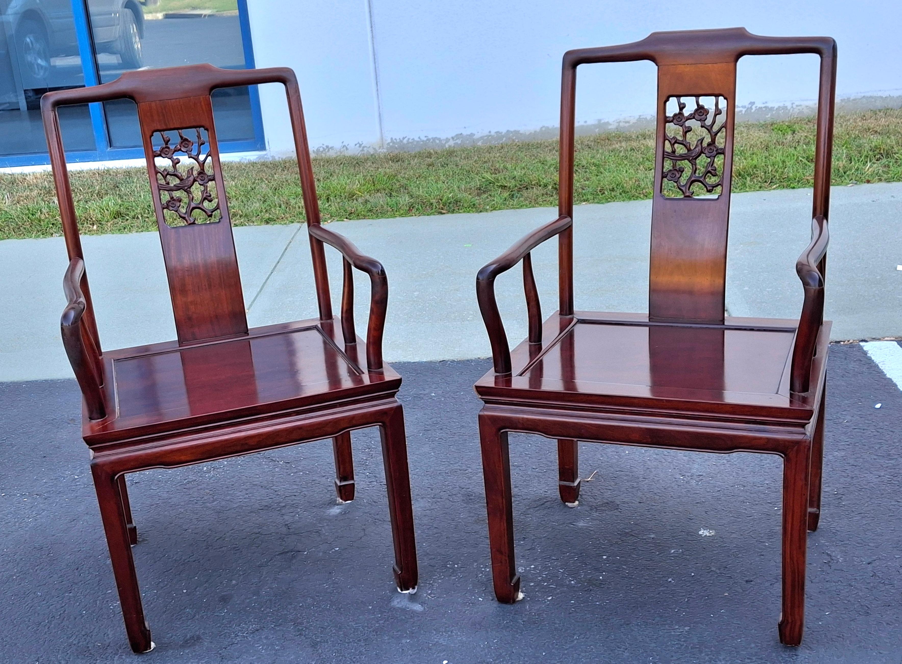 XX secolo Coppia di poltrone cinesi in stile Ming in palissandro e sedile imbottito in vendita