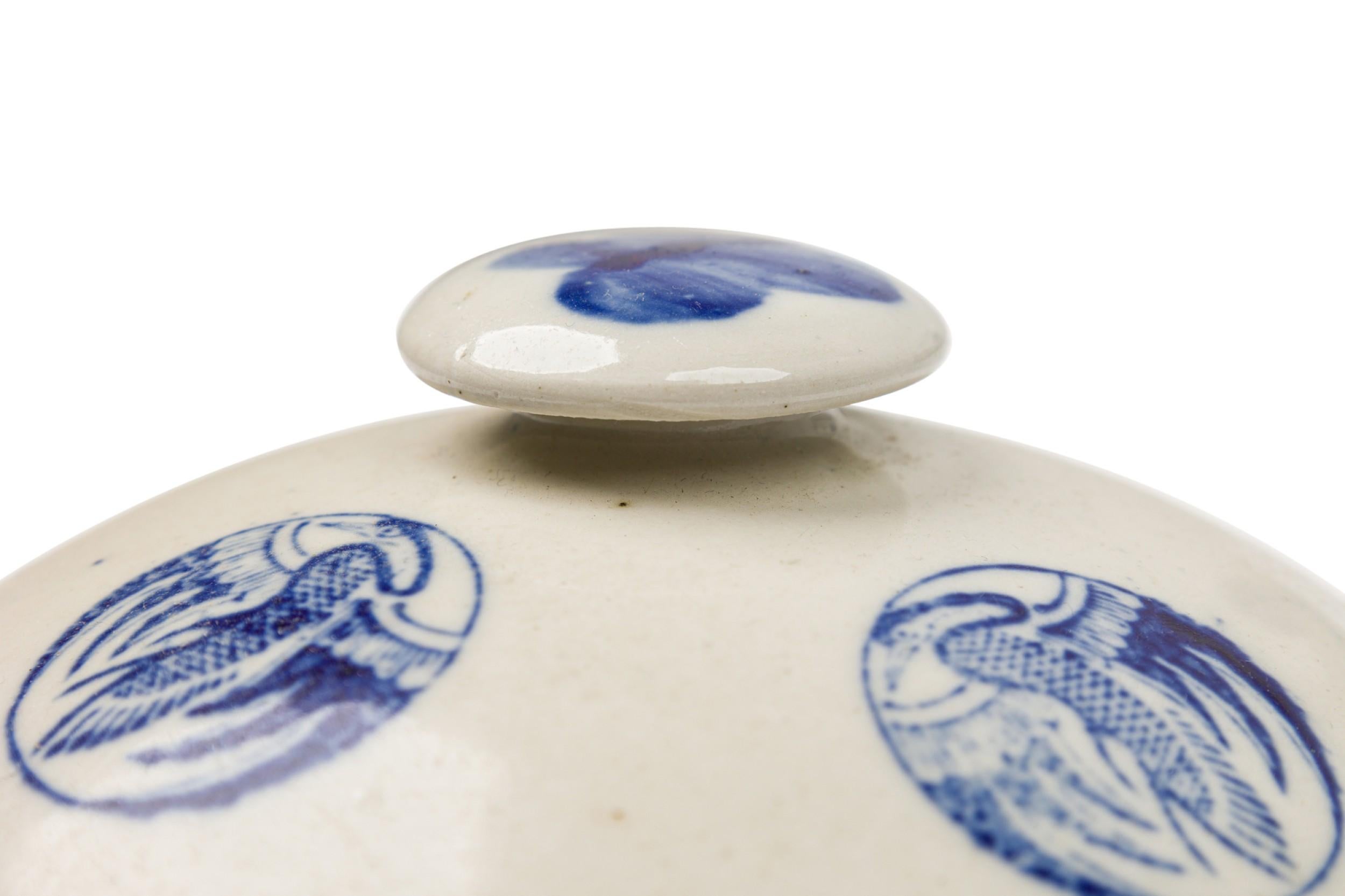 Pair of Chinese Mixed Blue & White Porcelain Covered Bowls with Bird Decoration In Good Condition For Sale In New York, NY
