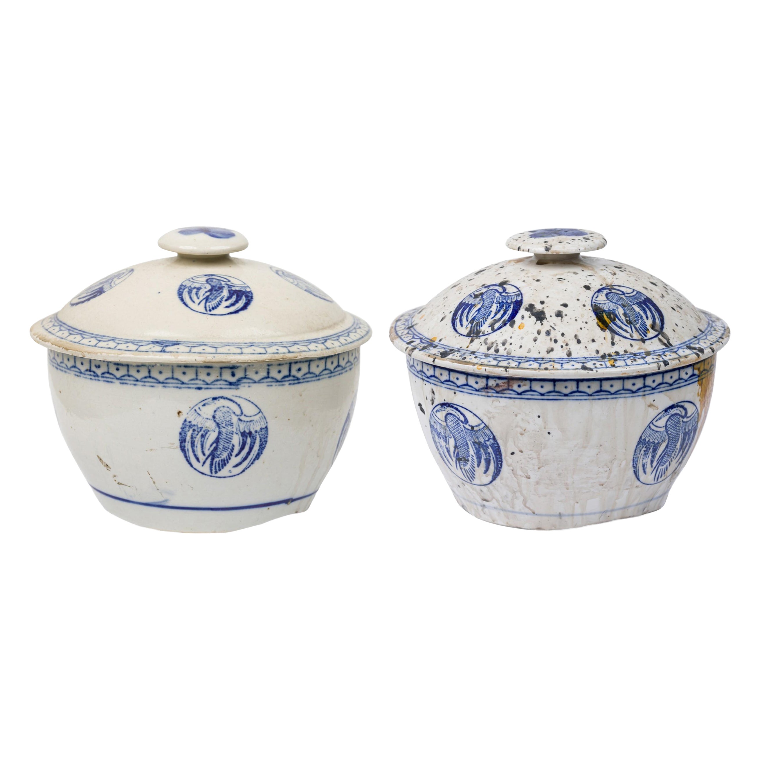 Pair of Chinese Mixed Blue 
White Porcelain Covered Bowls with Bird Decoration For Sale