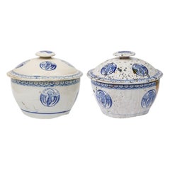 Pair of Chinese Mixed Blue 
White Porcelain Covered Bowls with Bird Decoration