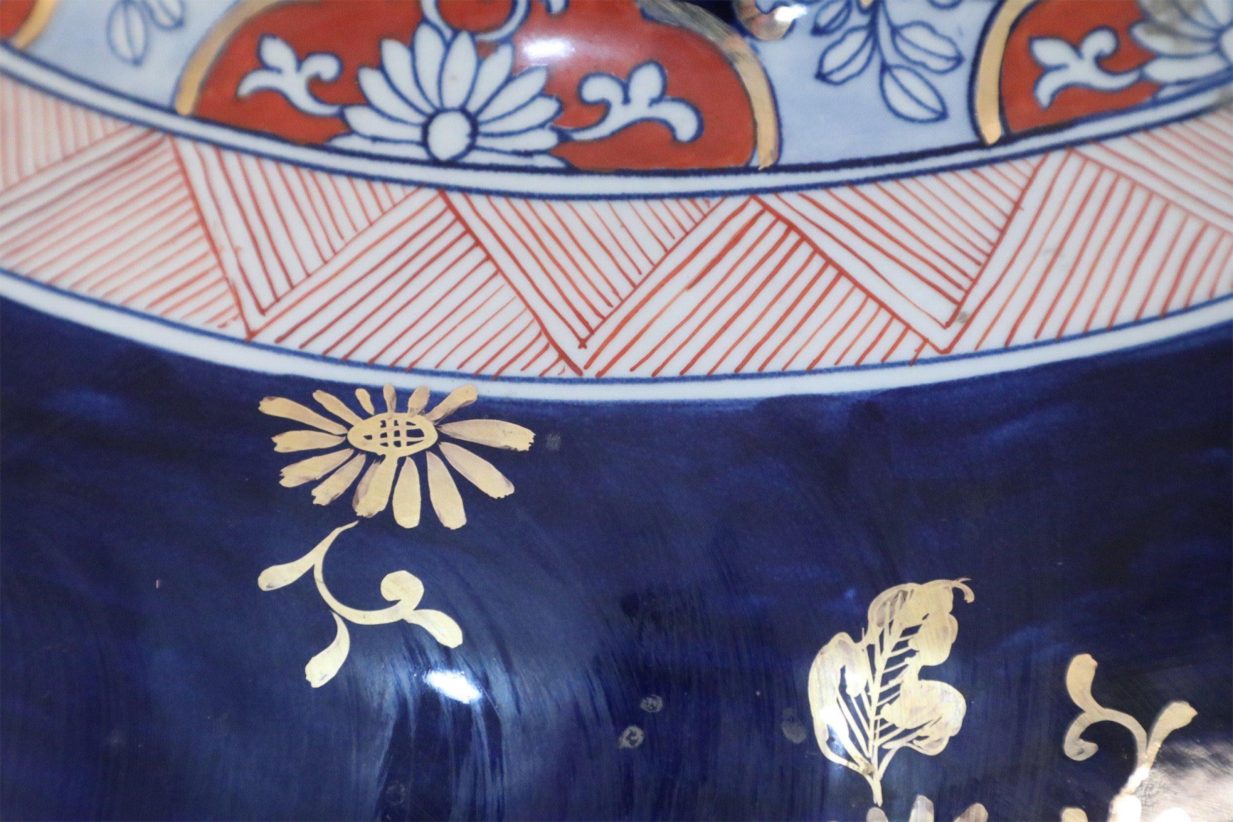 Coppia di urne monumentali cinesi in stile Imari Porcelain blu in vendita 4