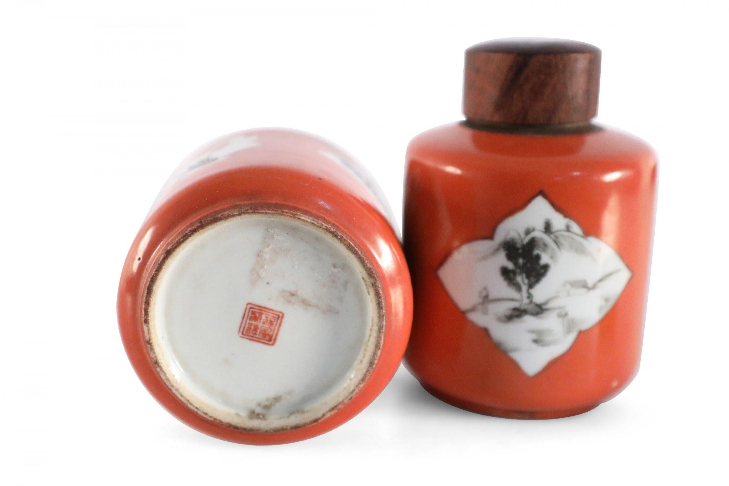 Pair of Chinese Orange Lidded Porcelain Jars For Sale 6
