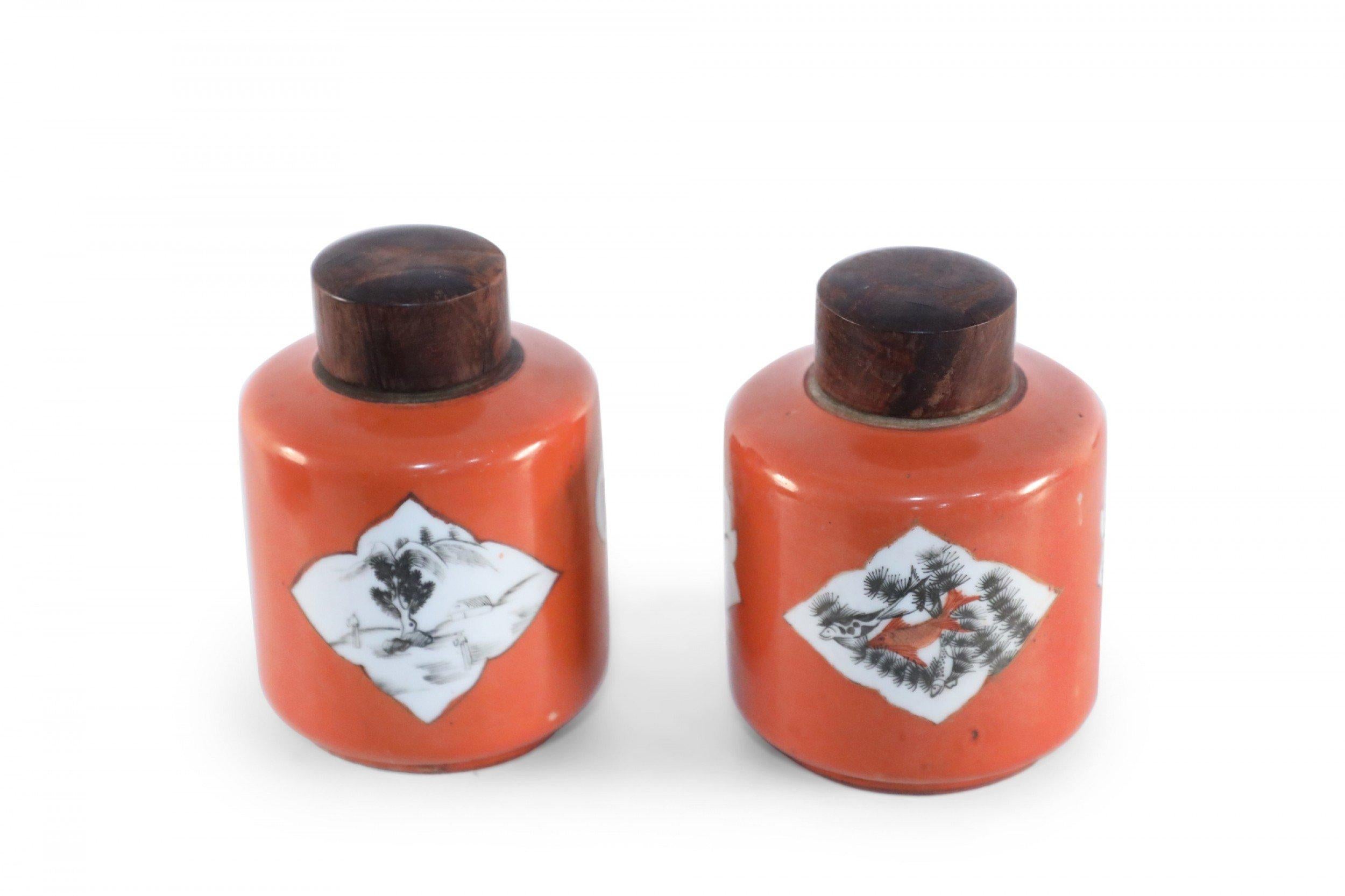20th Century Pair of Chinese Orange Lidded Porcelain Jars For Sale