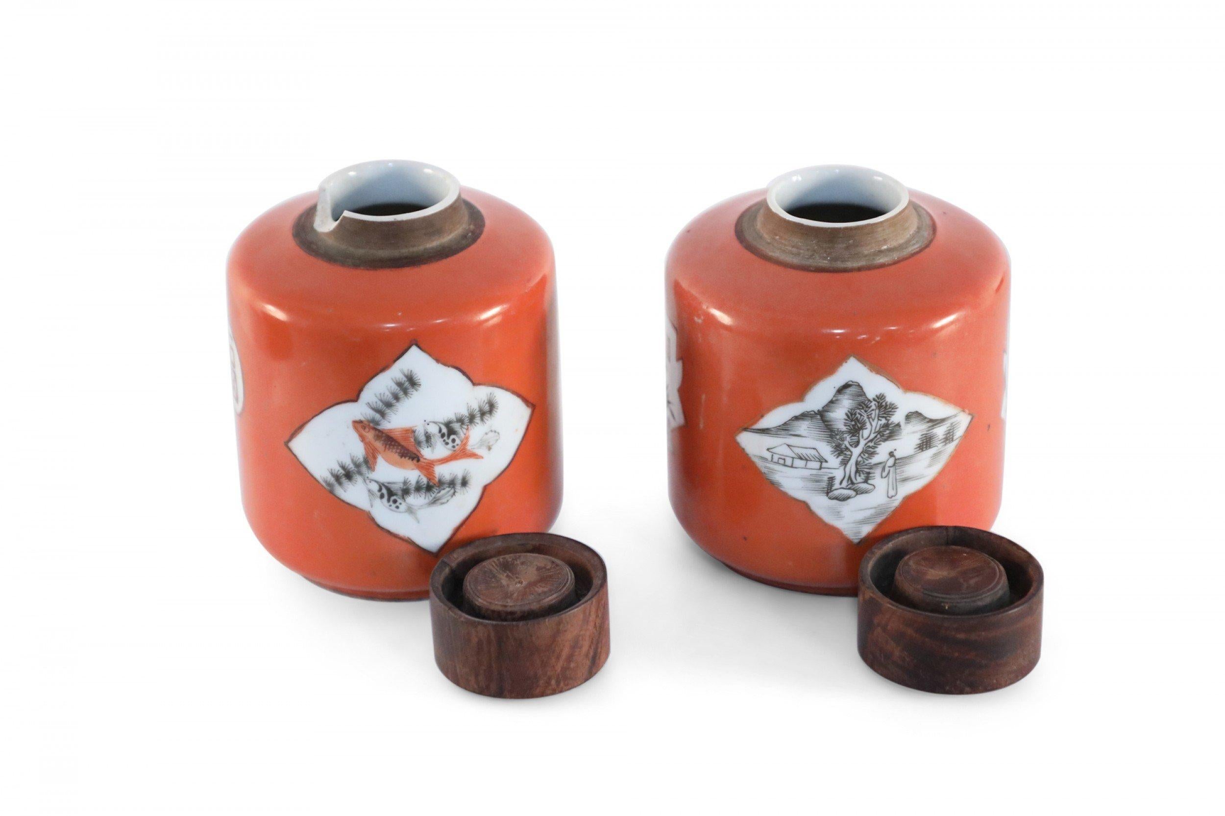 Pair of Chinese Orange Lidded Porcelain Jars For Sale 2