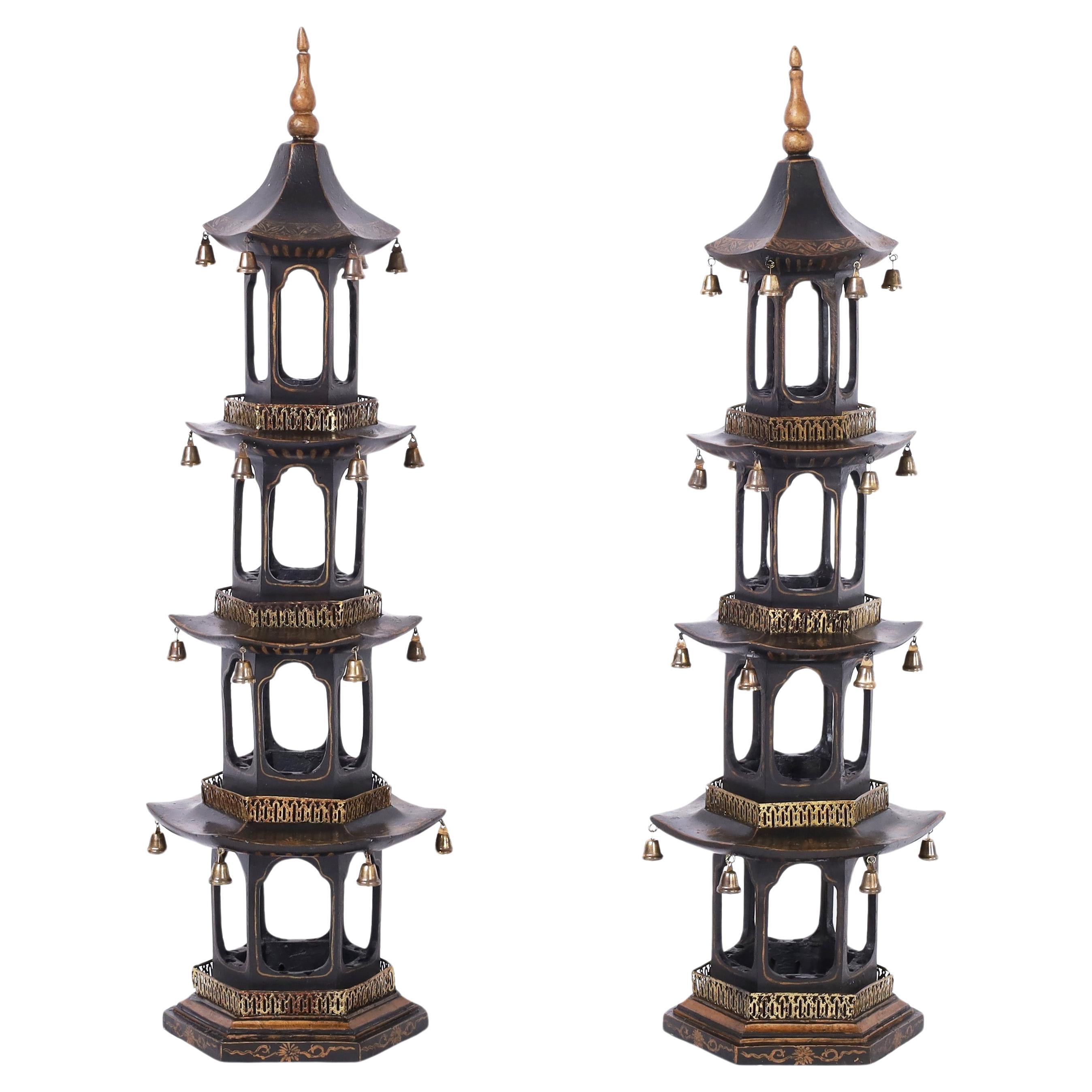 Paire de tours pagodes chinoises