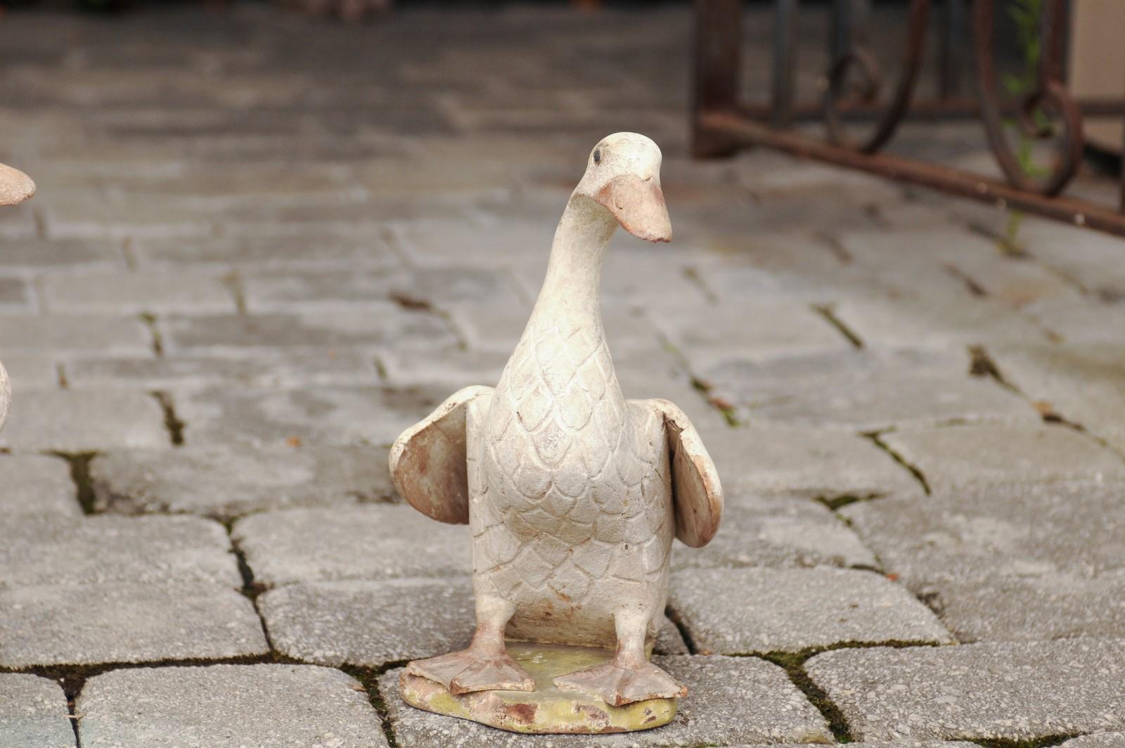 Pair of American Early 20th Century Painted and Carved Wooden Duck Sculptures In Good Condition In Atlanta, GA