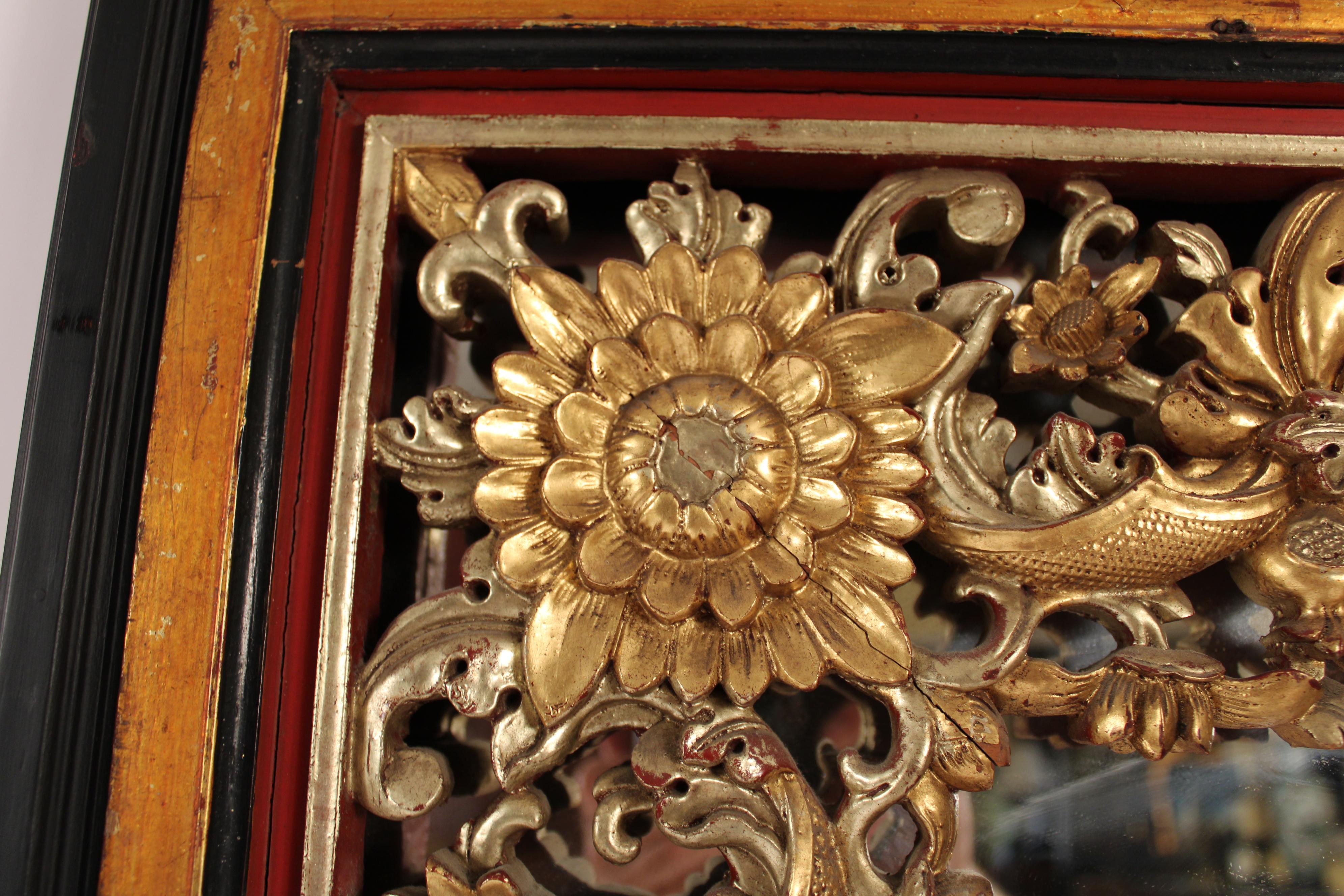 Pareja de Espejos Chinos Pintados y Dorados Decorados en venta 6