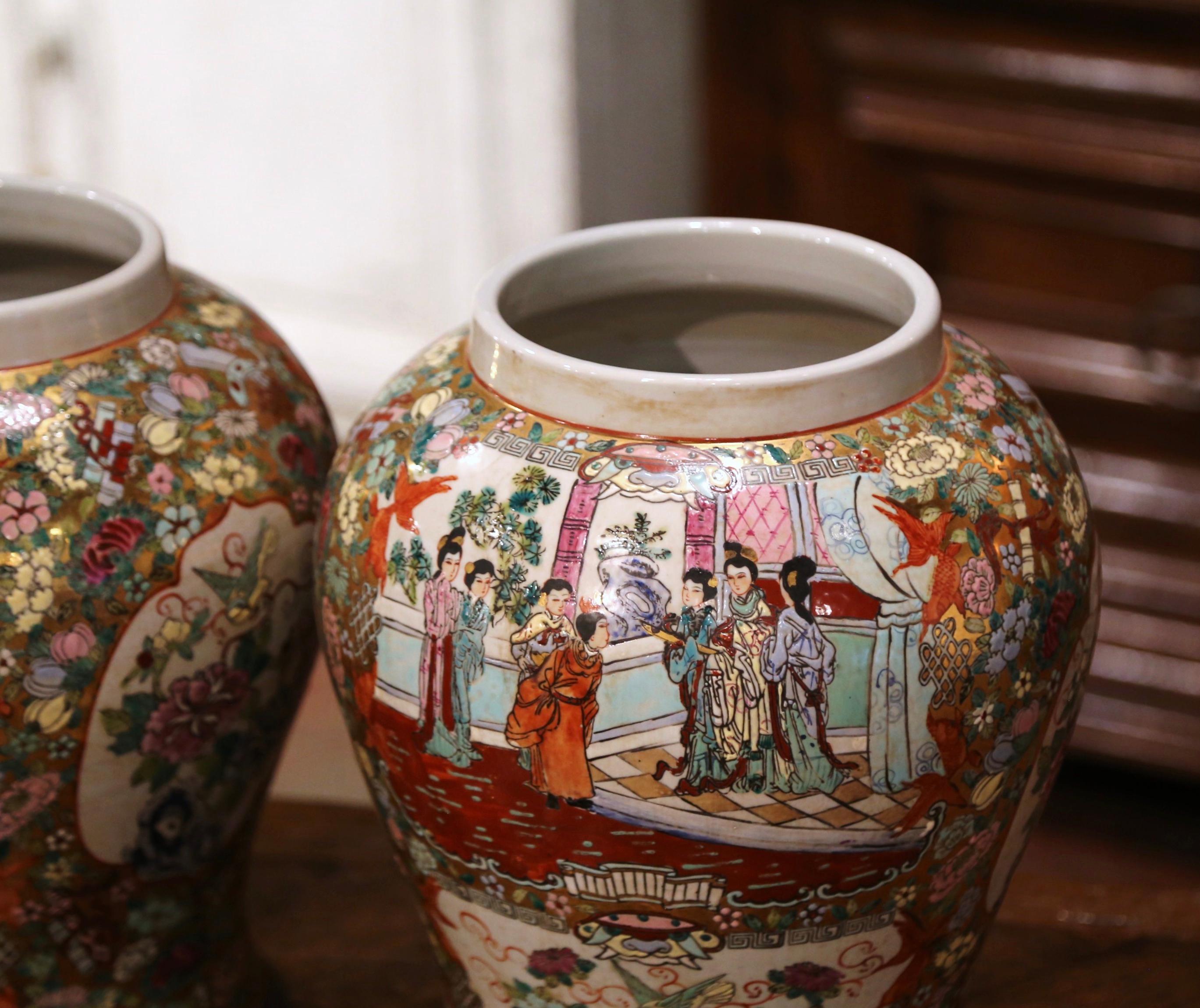 Pair of Chinese Painted and Gilt Famille Rose Porcelain Ginger Jars with Lids 11