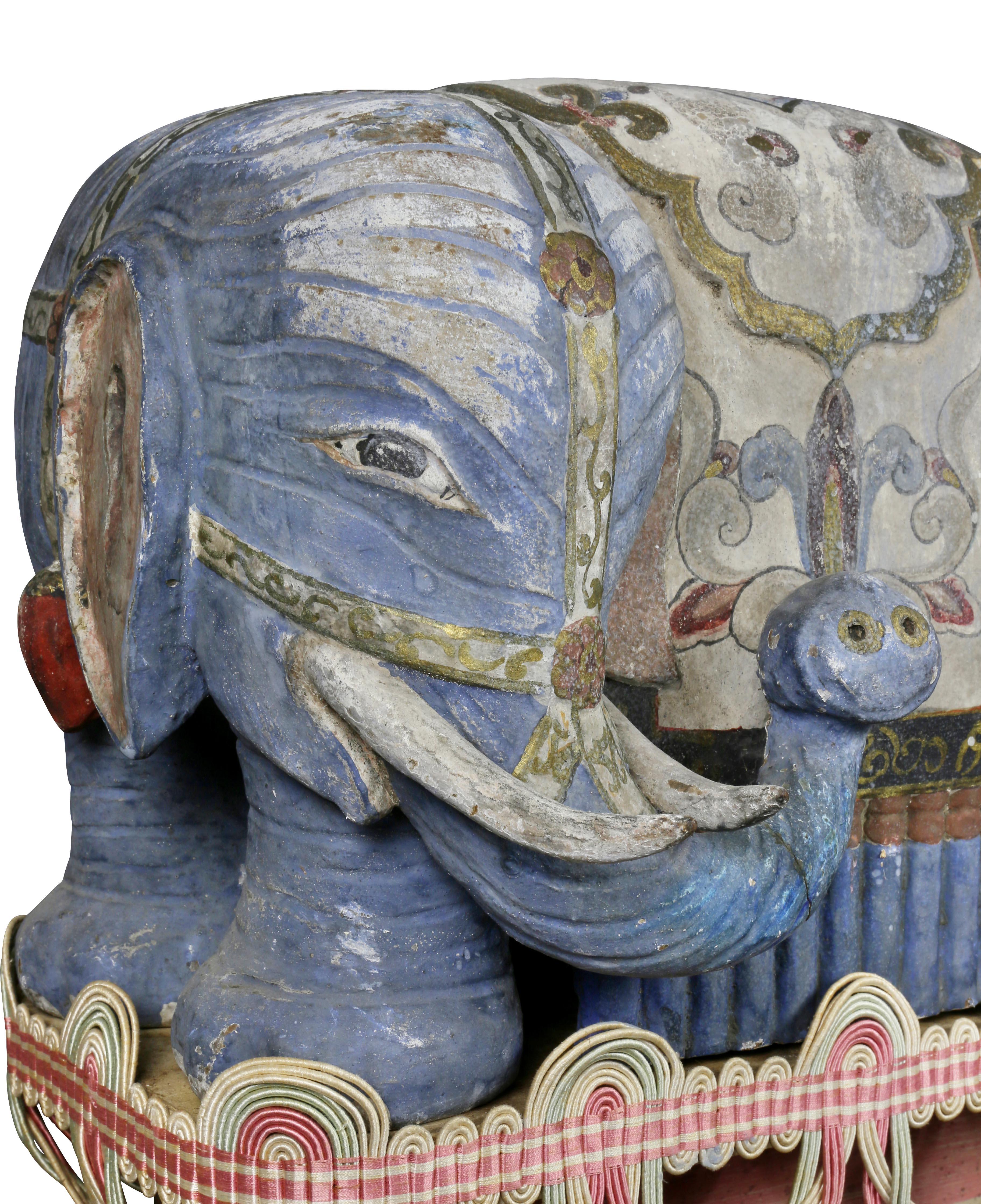 Pair of Chinese Painted Wood Elephants on Brackets (Asiatisch)