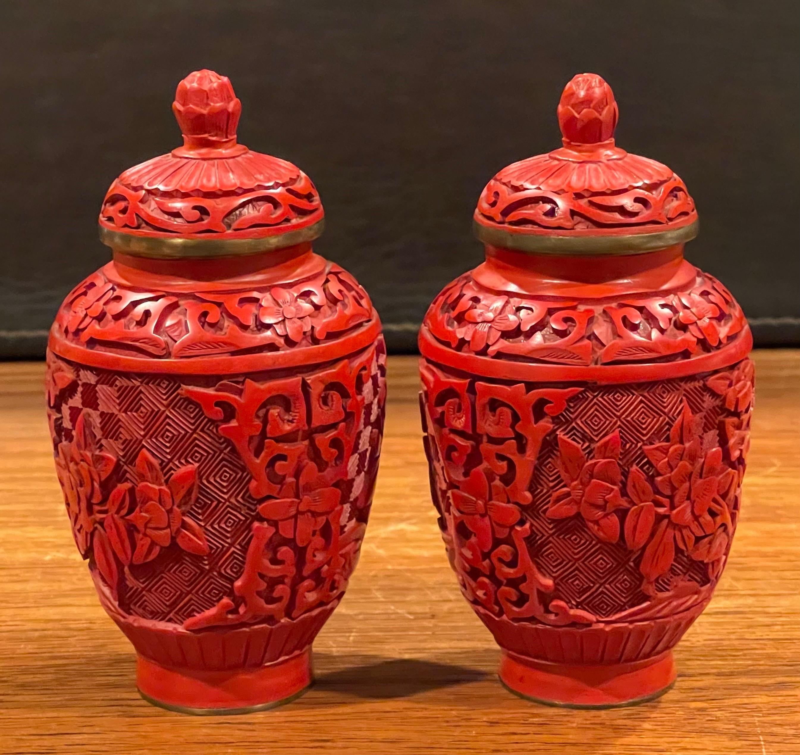 Mid-Century Modern Pair of Chinese Petite Mirror Image Cinnabar Lacquered Temple Jars