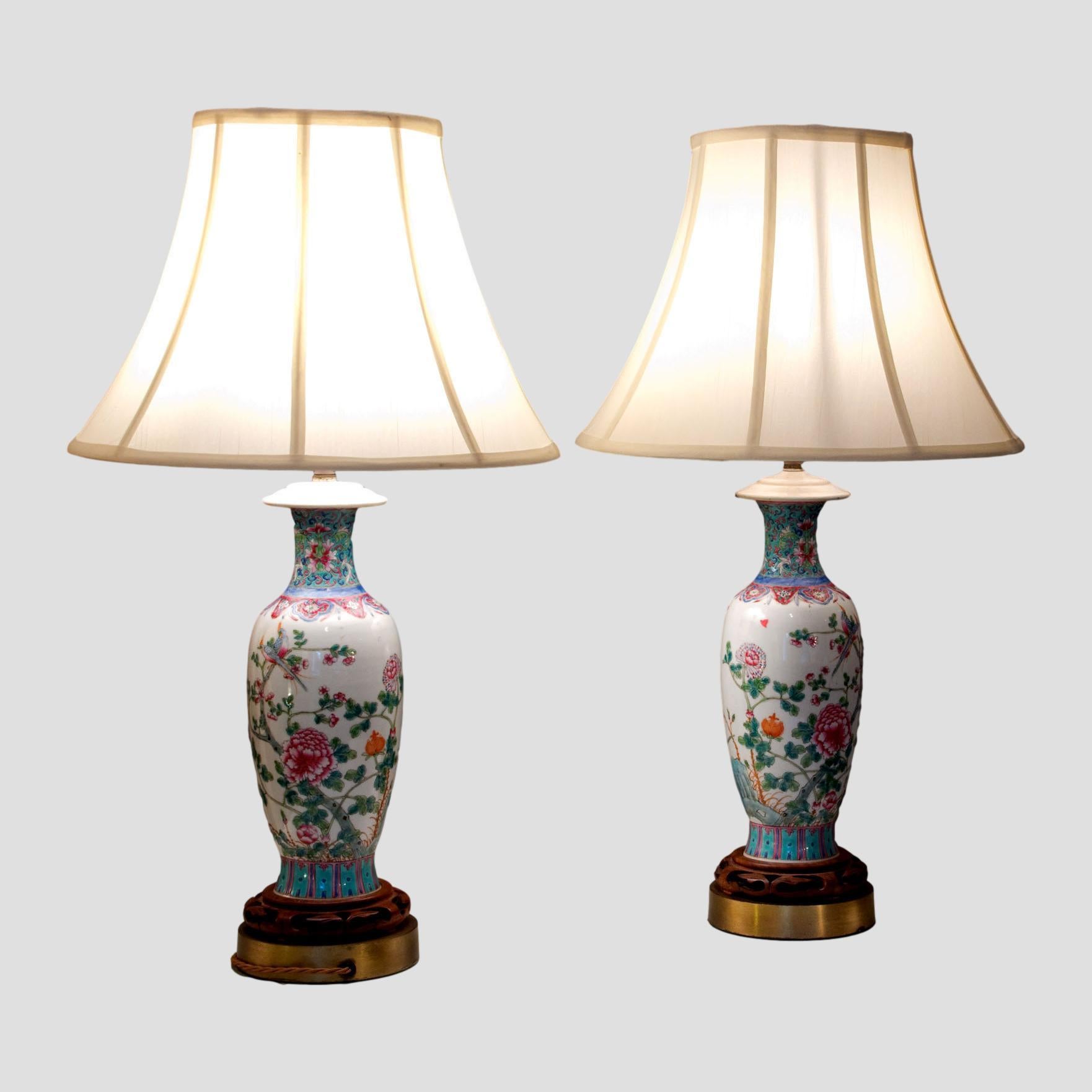Pair of Chinese Pink & Blue 'Famille Rose' Lamps with Birds and Flowers In Good Condition For Sale In London, GB