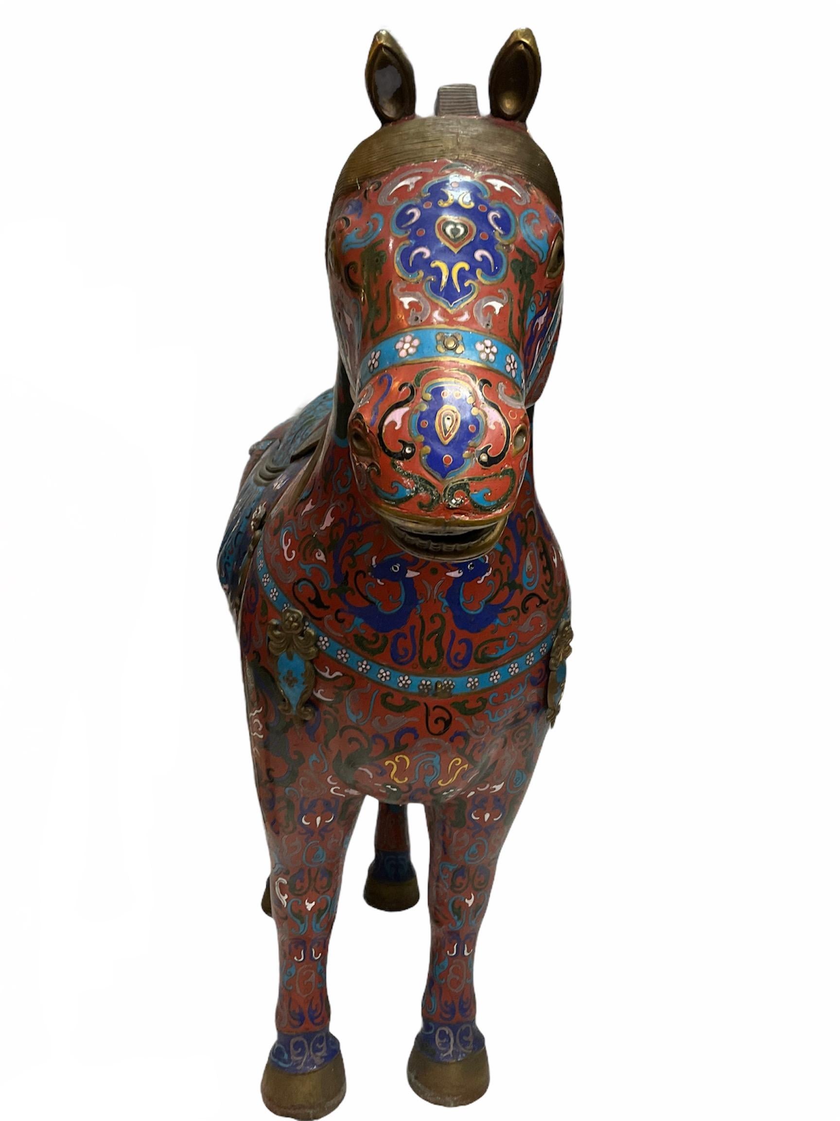 Pair of Chinese Polychromatic Enamel Cloisonné Brass Horse Sculptures In Good Condition In Guaynabo, PR