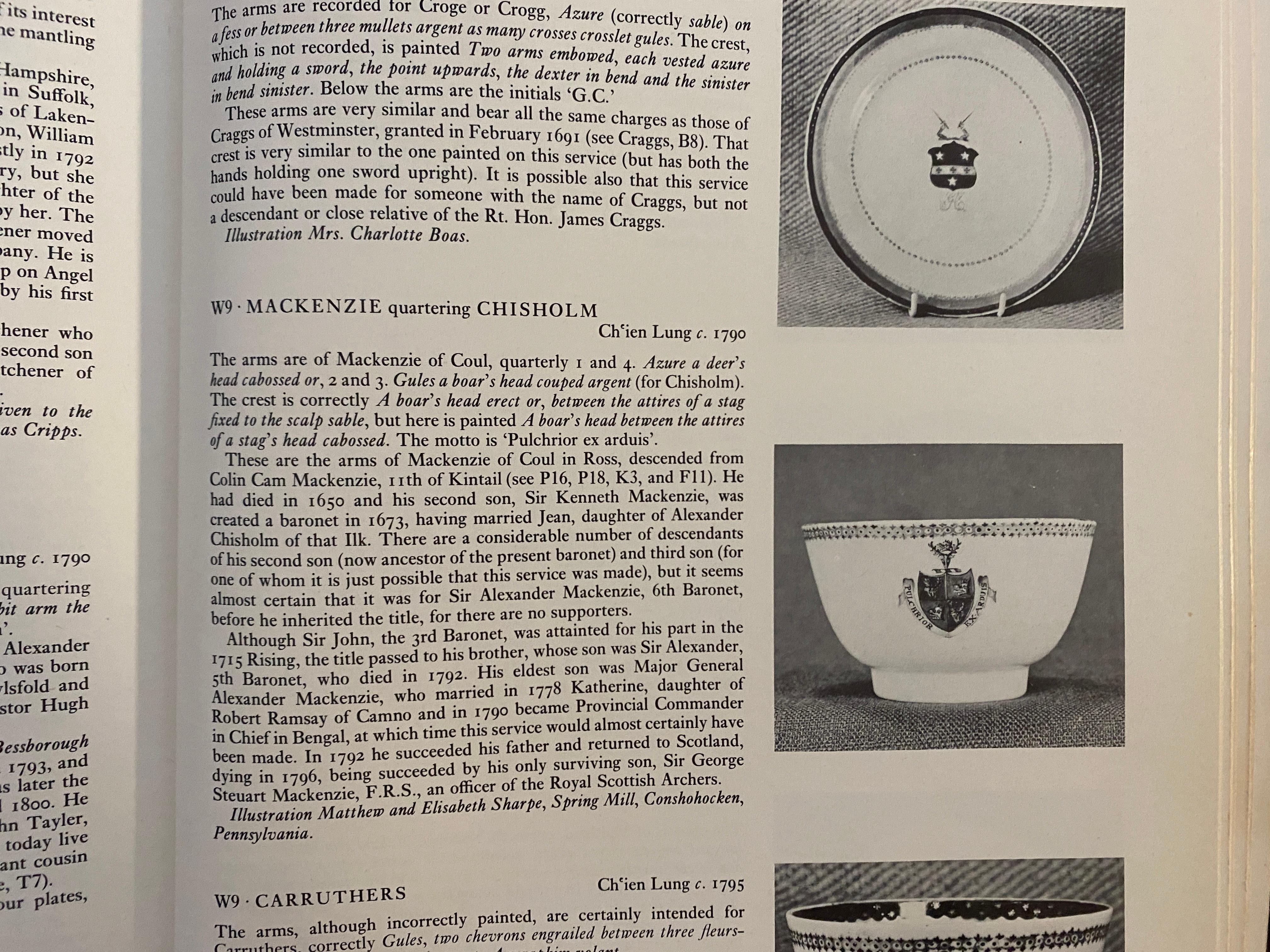 Pareja de platos de postre con armadura de porcelana china, Qianlong, hacia 1790 en Bueno estado para la venta en St. Catharines, ON