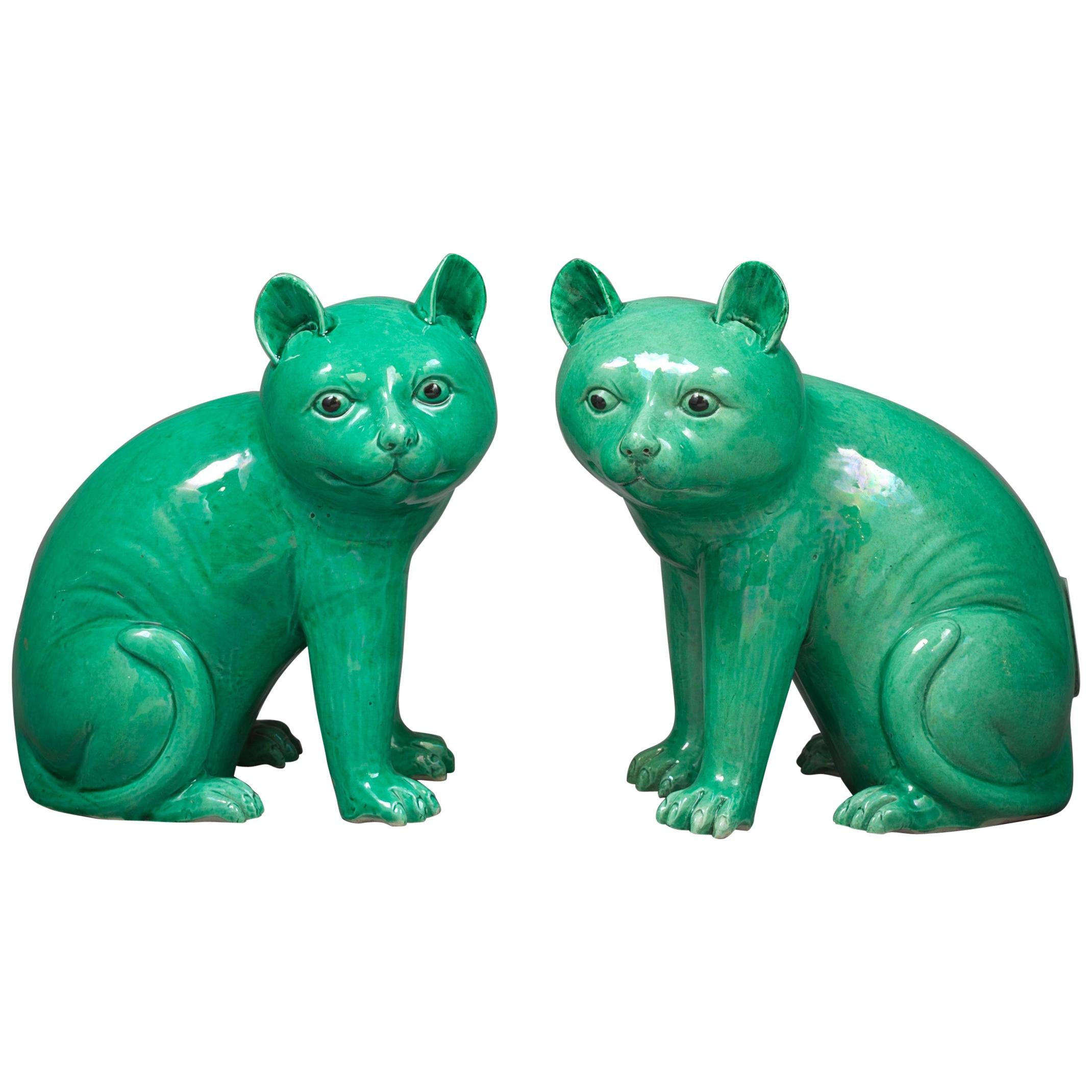 Pair of Chinese Porcelain Cats, circa 1750 For Sale