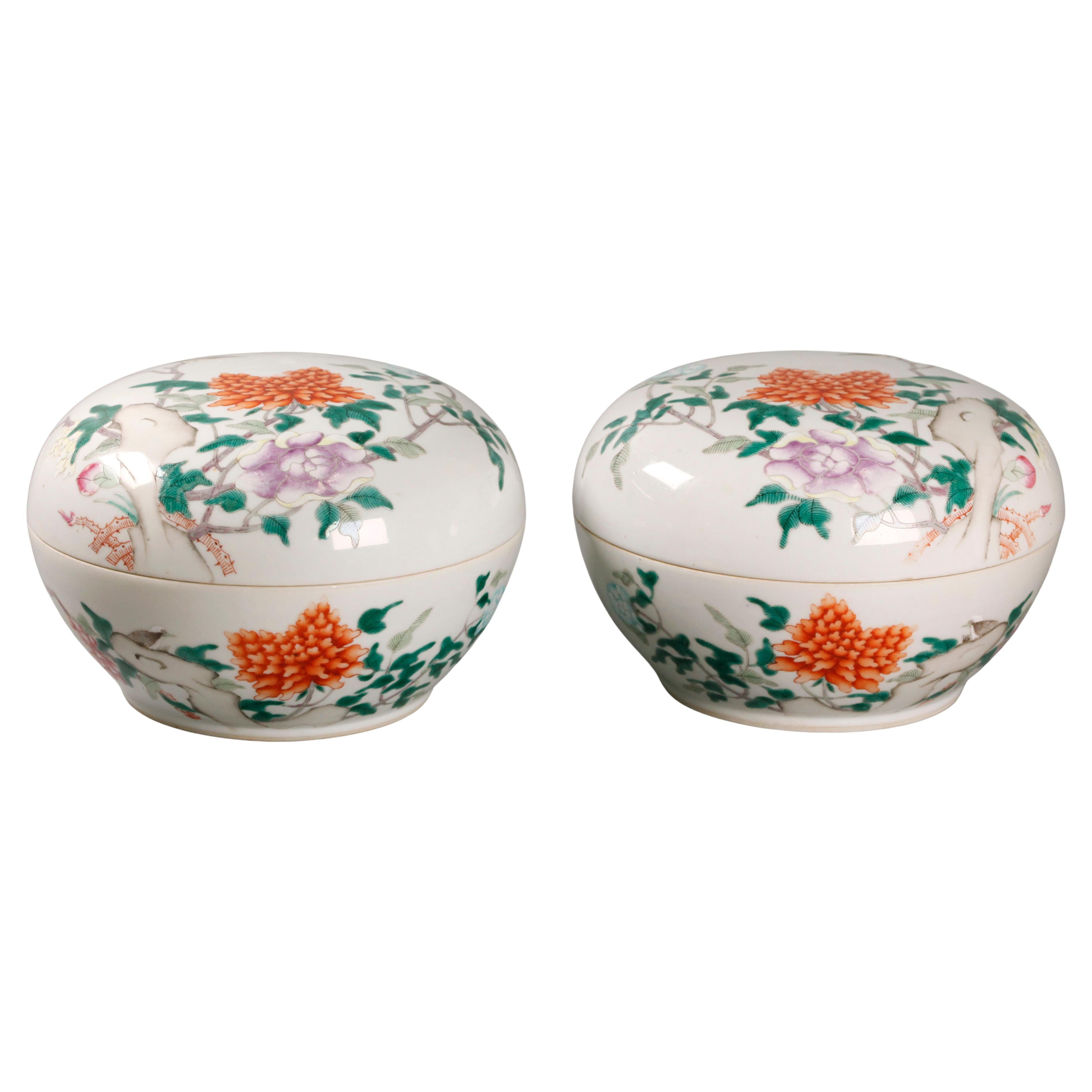 Pareja de cajas de tapa de porcelana china, s. XIX