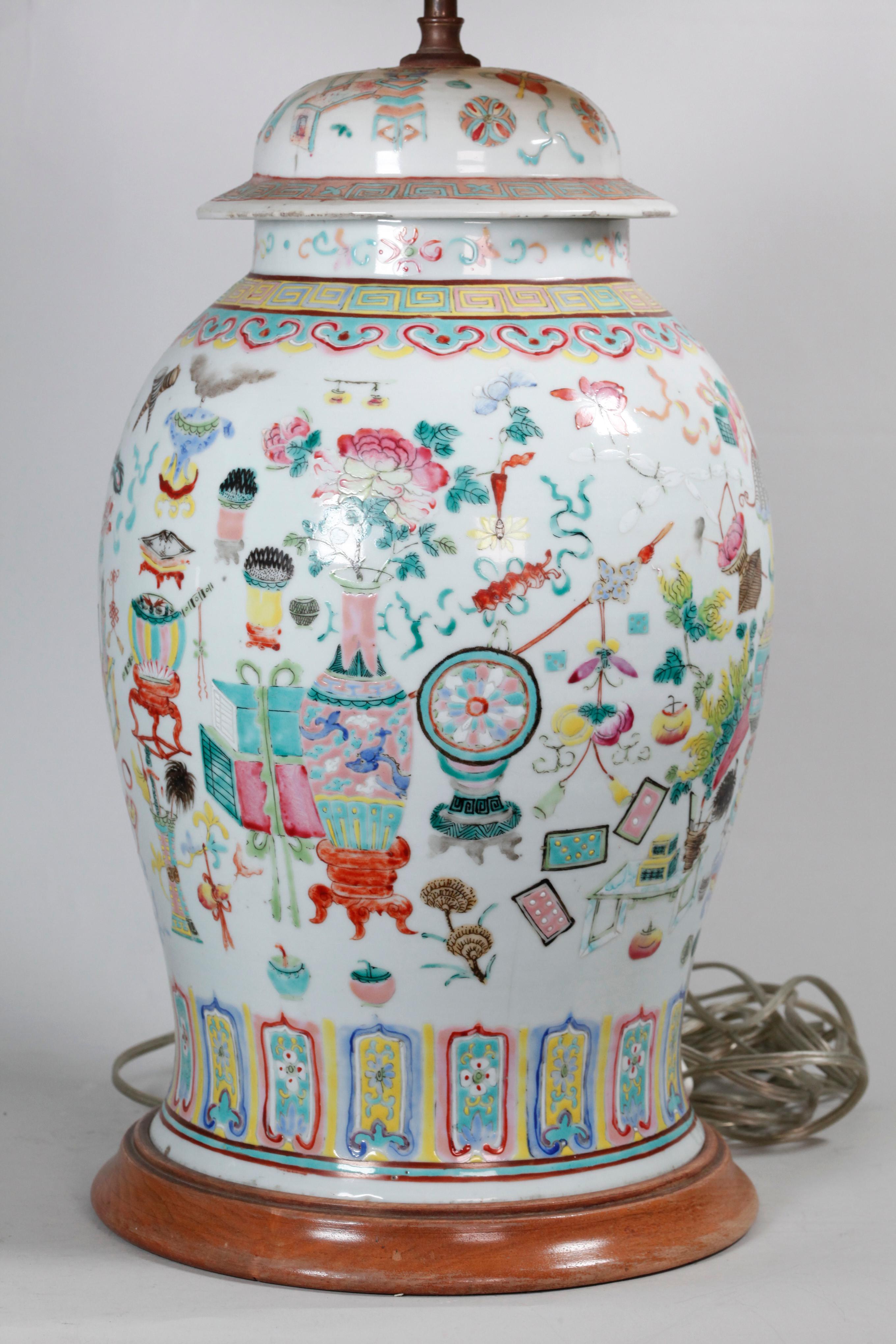 Pair of Chinese Porcelain Cover Jar Lamps, 19th Century For Sale 2