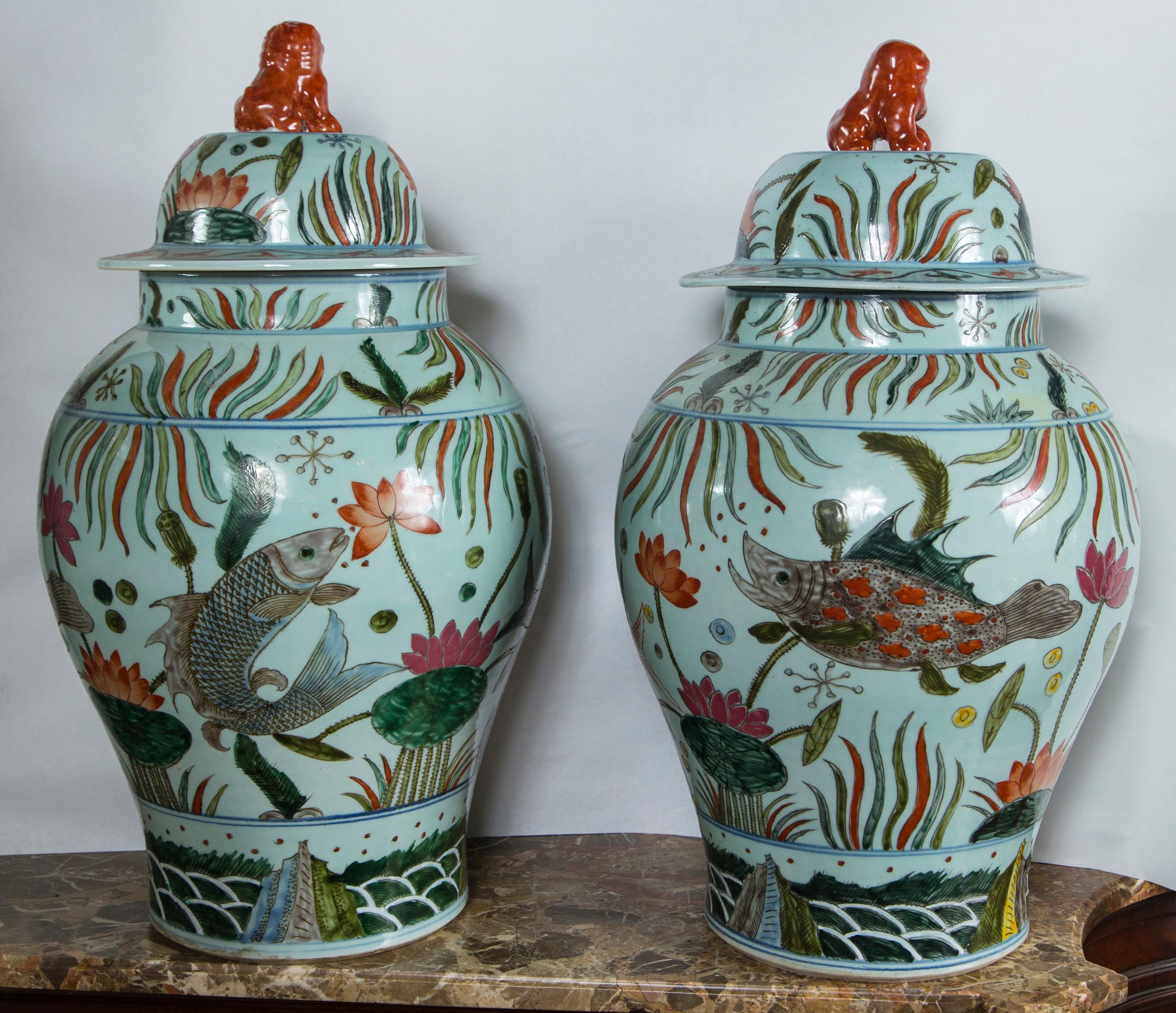Hand-Painted Pair of Chinese Porcelain Covered Jars For Sale