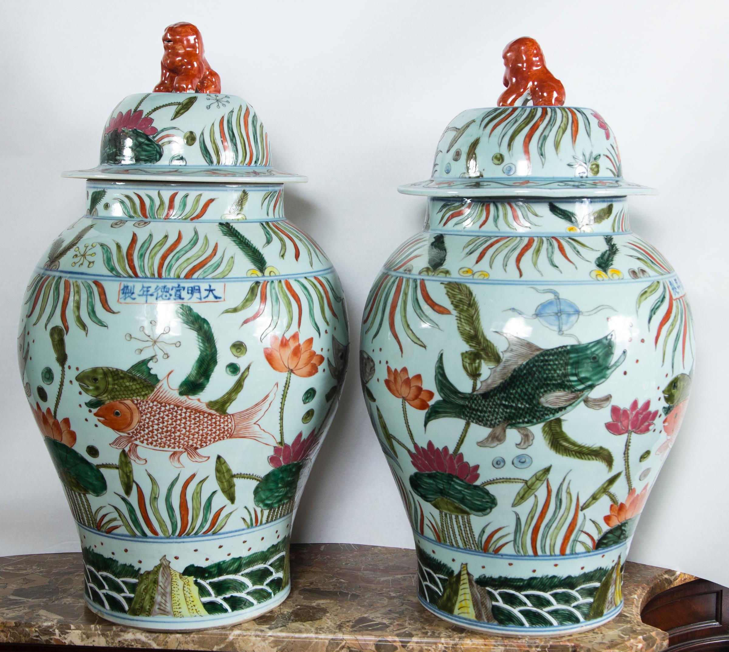Pair of Chinese Porcelain Covered Jars For Sale 2