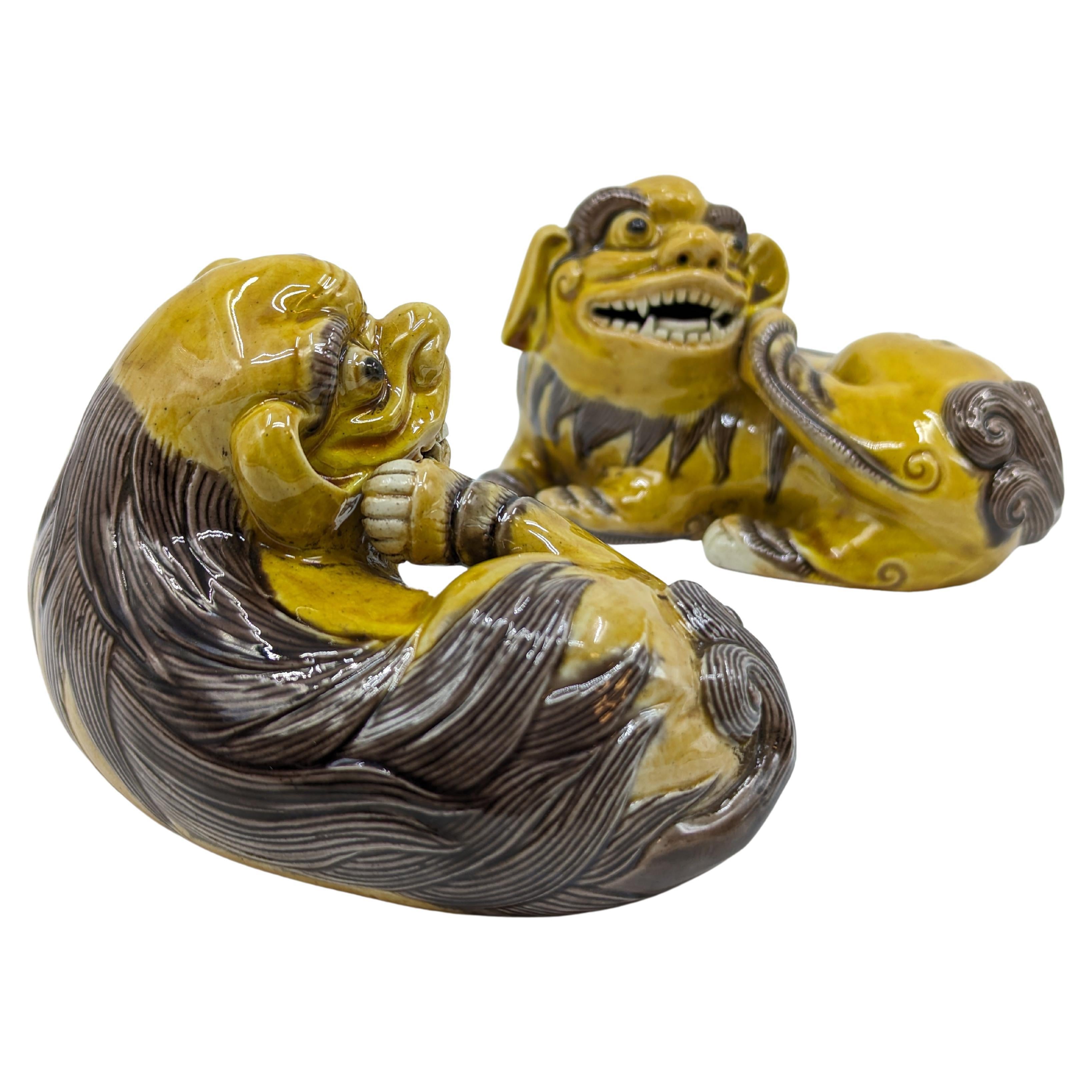 Pair of Chinese Porcelain Famille Jeune Recumbent Yellow Foo Dogs 20c Modern In Excellent Condition For Sale In Richmond, CA