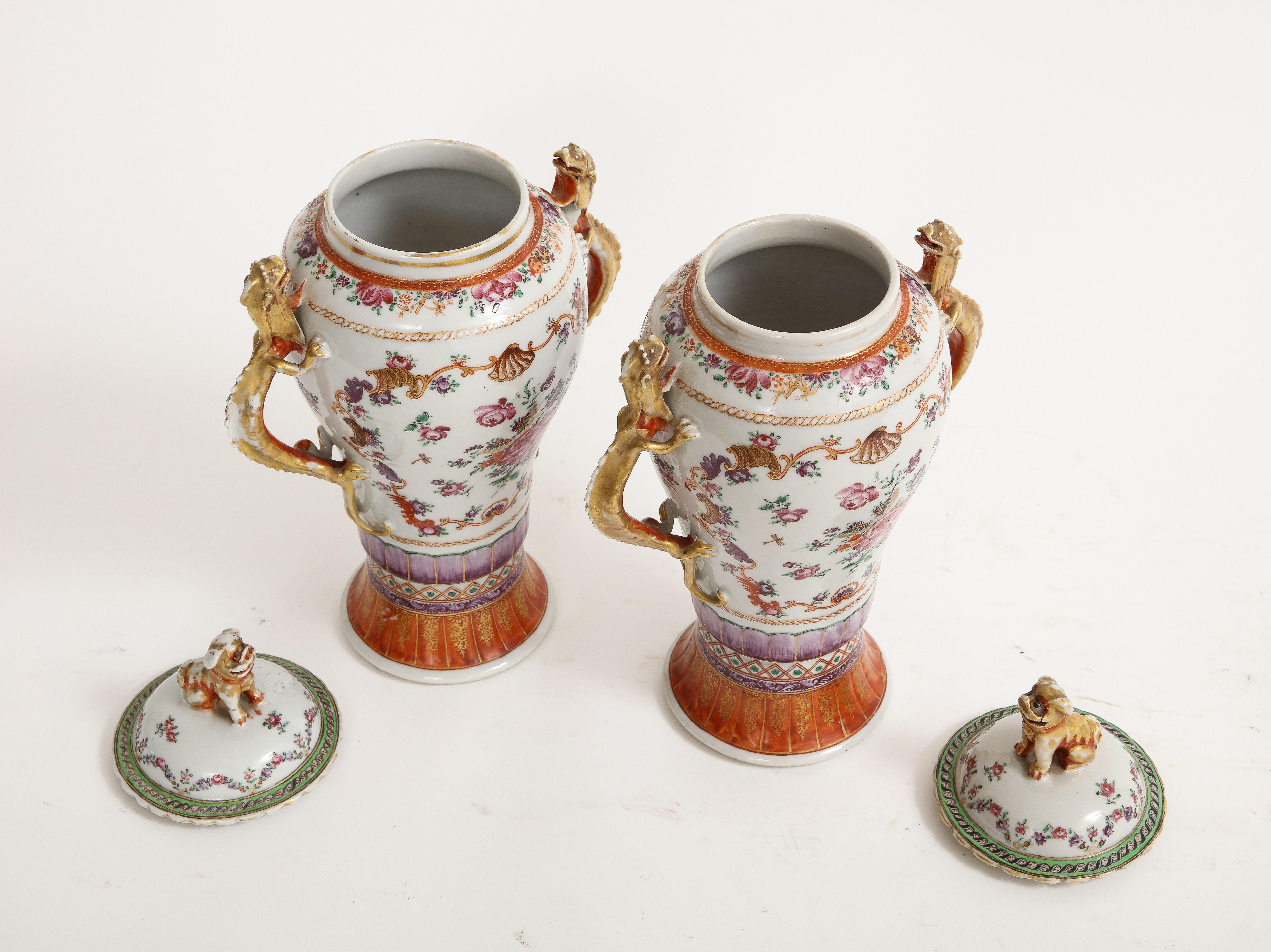 Coppia di vasi di porcellana cinese Famille Rose Mandarin Garniture - CIRCA 1790 in vendita 6