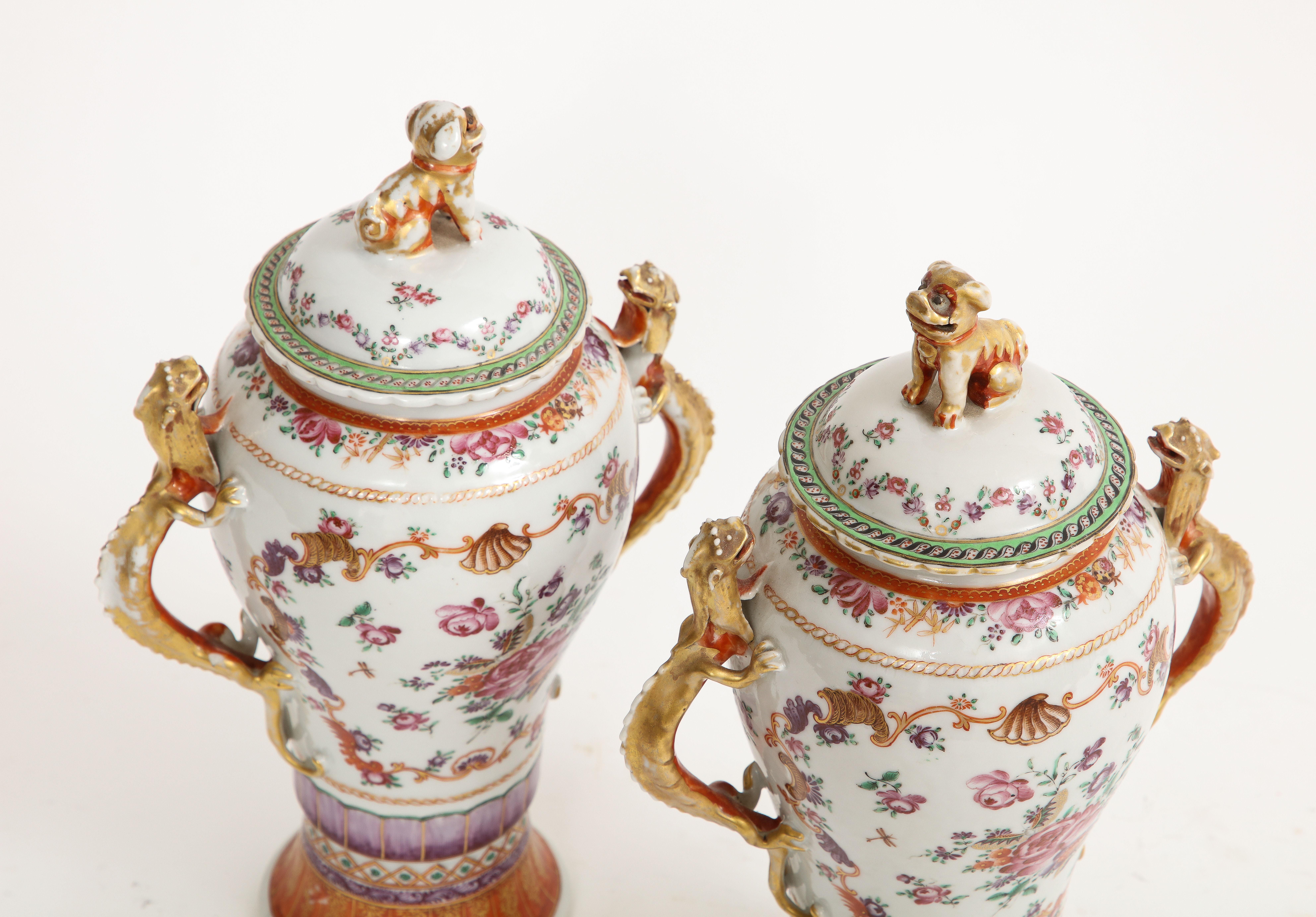Coppia di vasi di porcellana cinese Famille Rose Mandarin Garniture - CIRCA 1790 in vendita 7