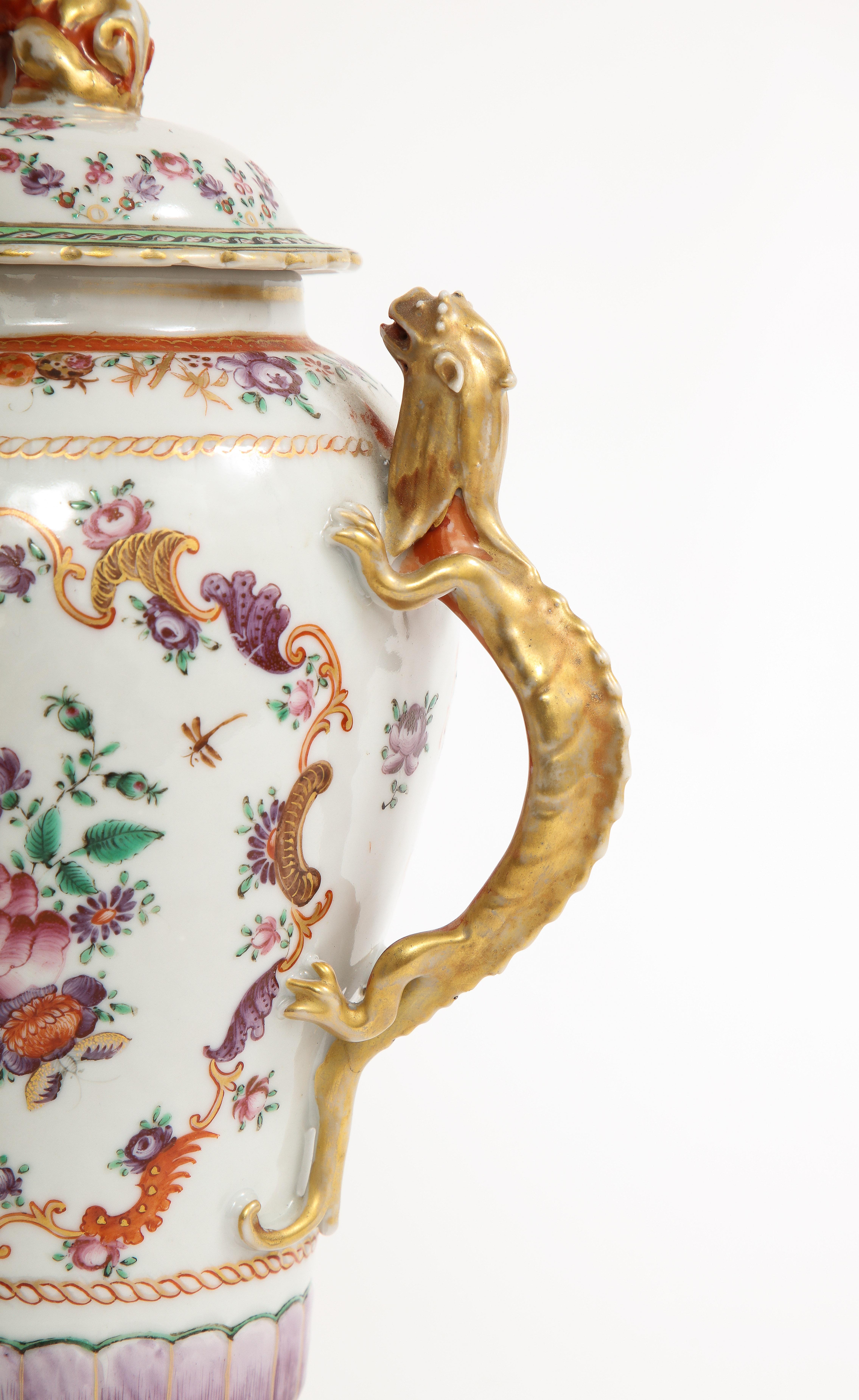 Coppia di vasi di porcellana cinese Famille Rose Mandarin Garniture - CIRCA 1790 in vendita 8